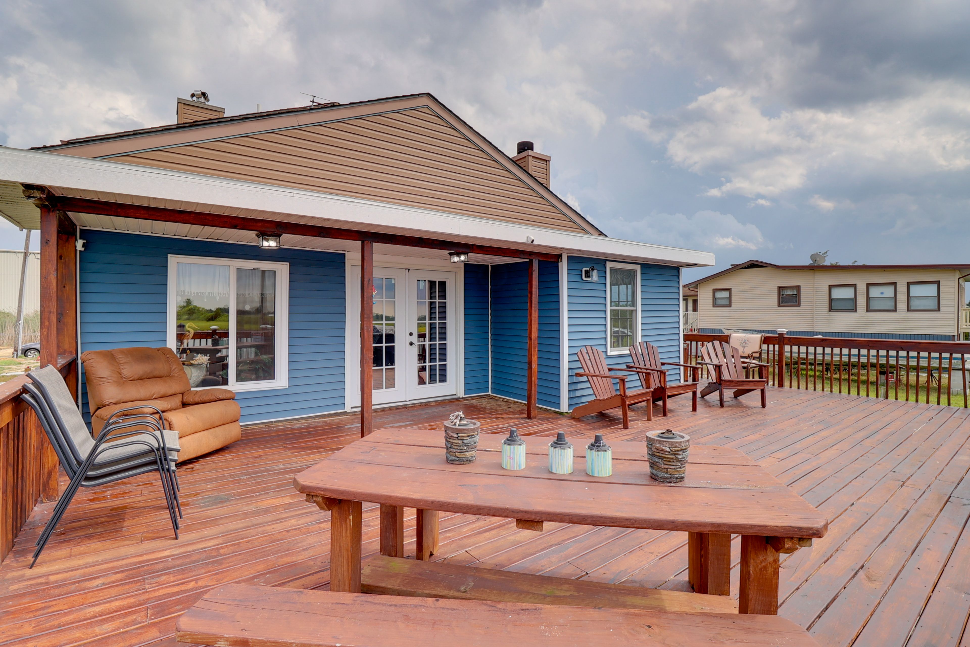 Private Patio | 3 Exterior Security Cameras