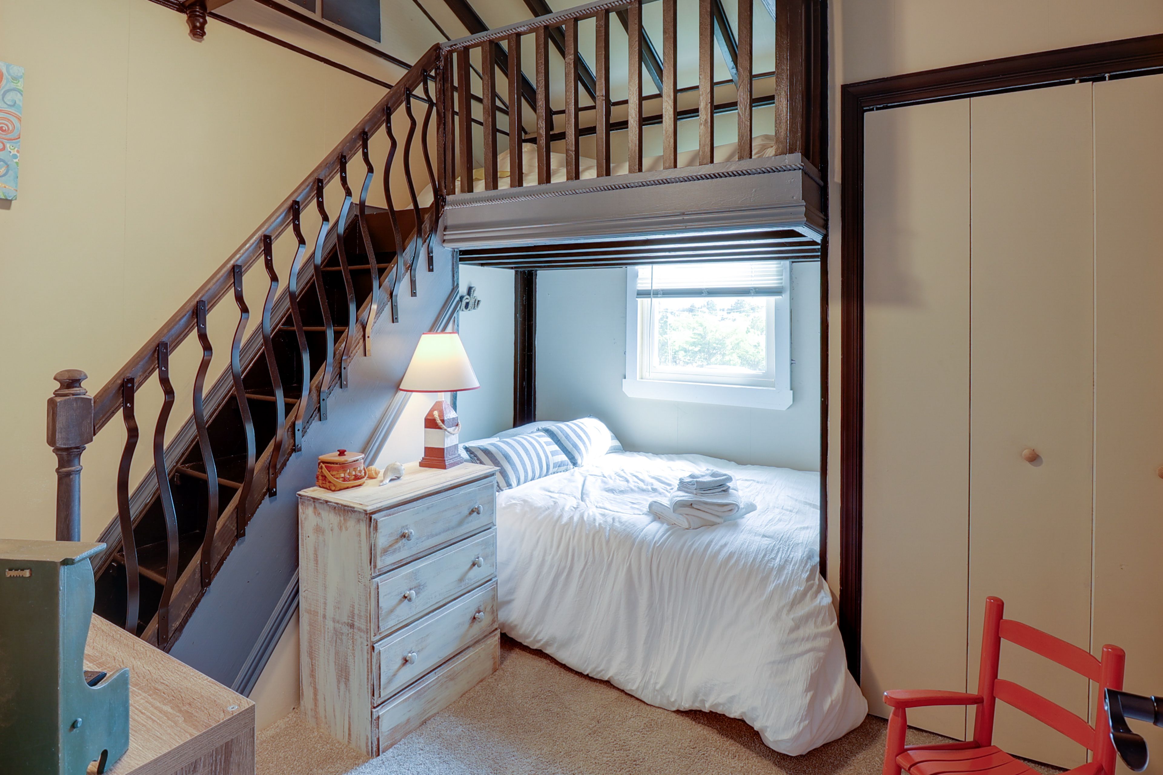 Bedroom 4 | Twin/Full Bunk Bed