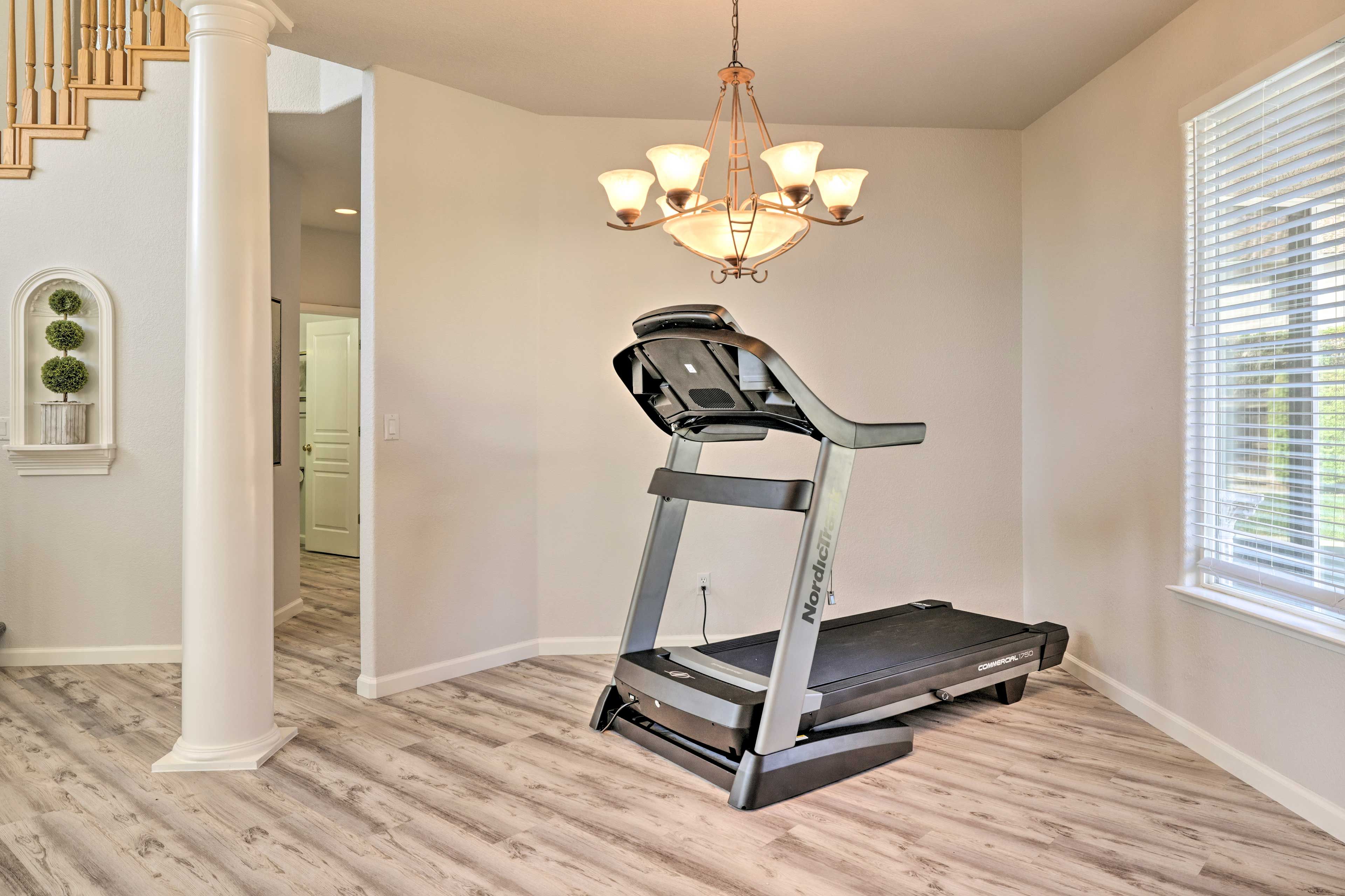 NordicTrack Treadmill w/ iFit Subscription | Workout Bands & Mats