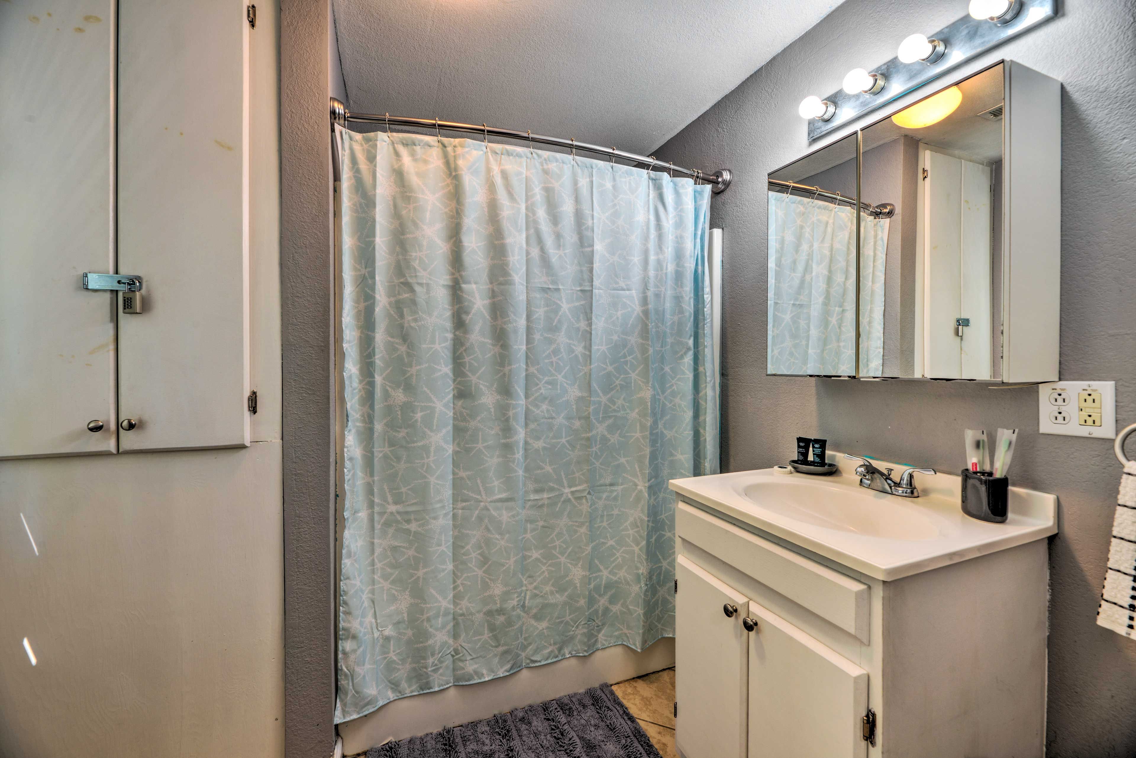 Bathroom | Towels Provided