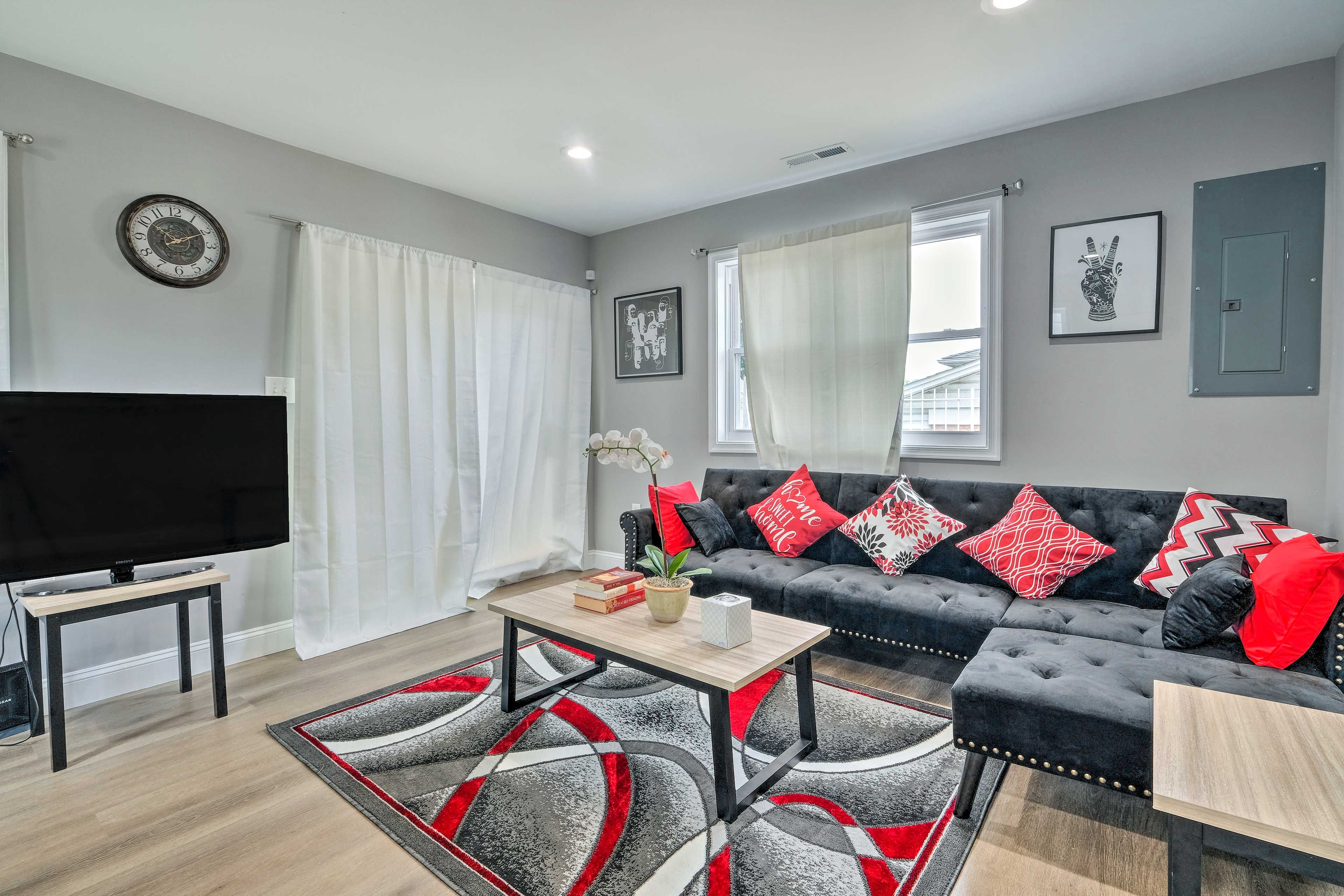Washington DC Vacation Rental | 3BR | 2.5BA | 1,013 Sq Ft | Stairs Required