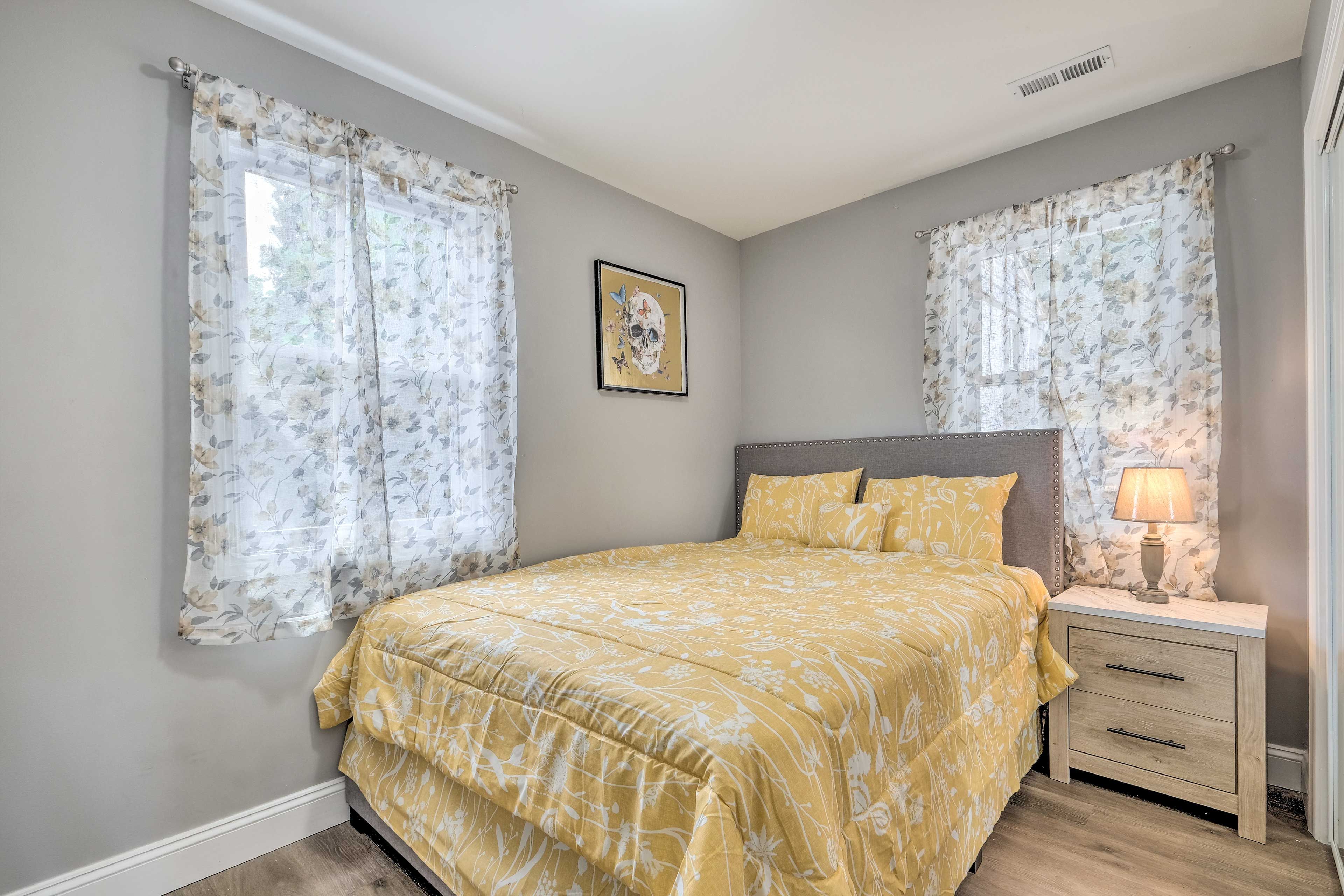 Bedroom 2 | Queen Bed | Closet