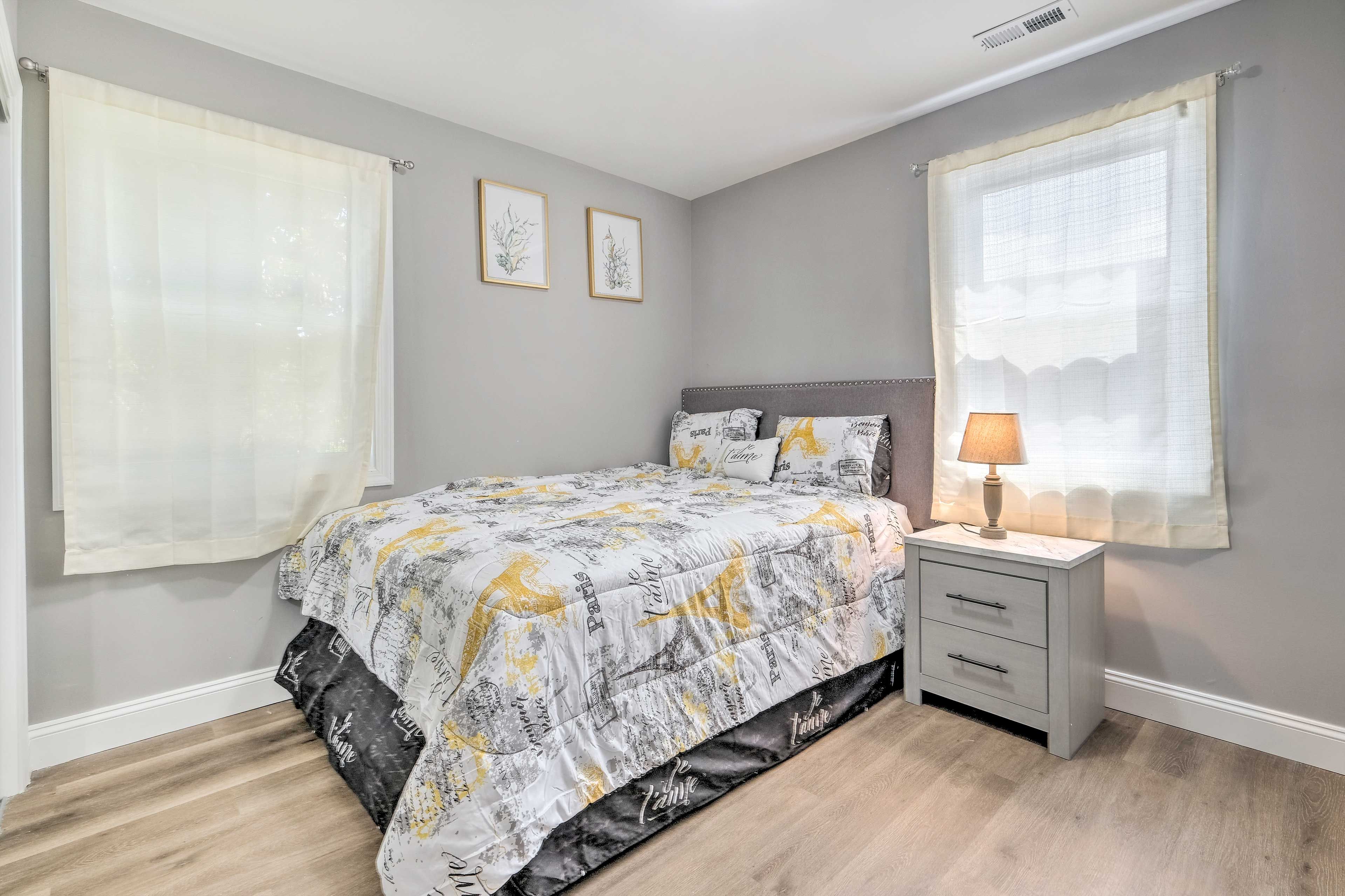 Bedroom 3 | Queen Bed | Closet