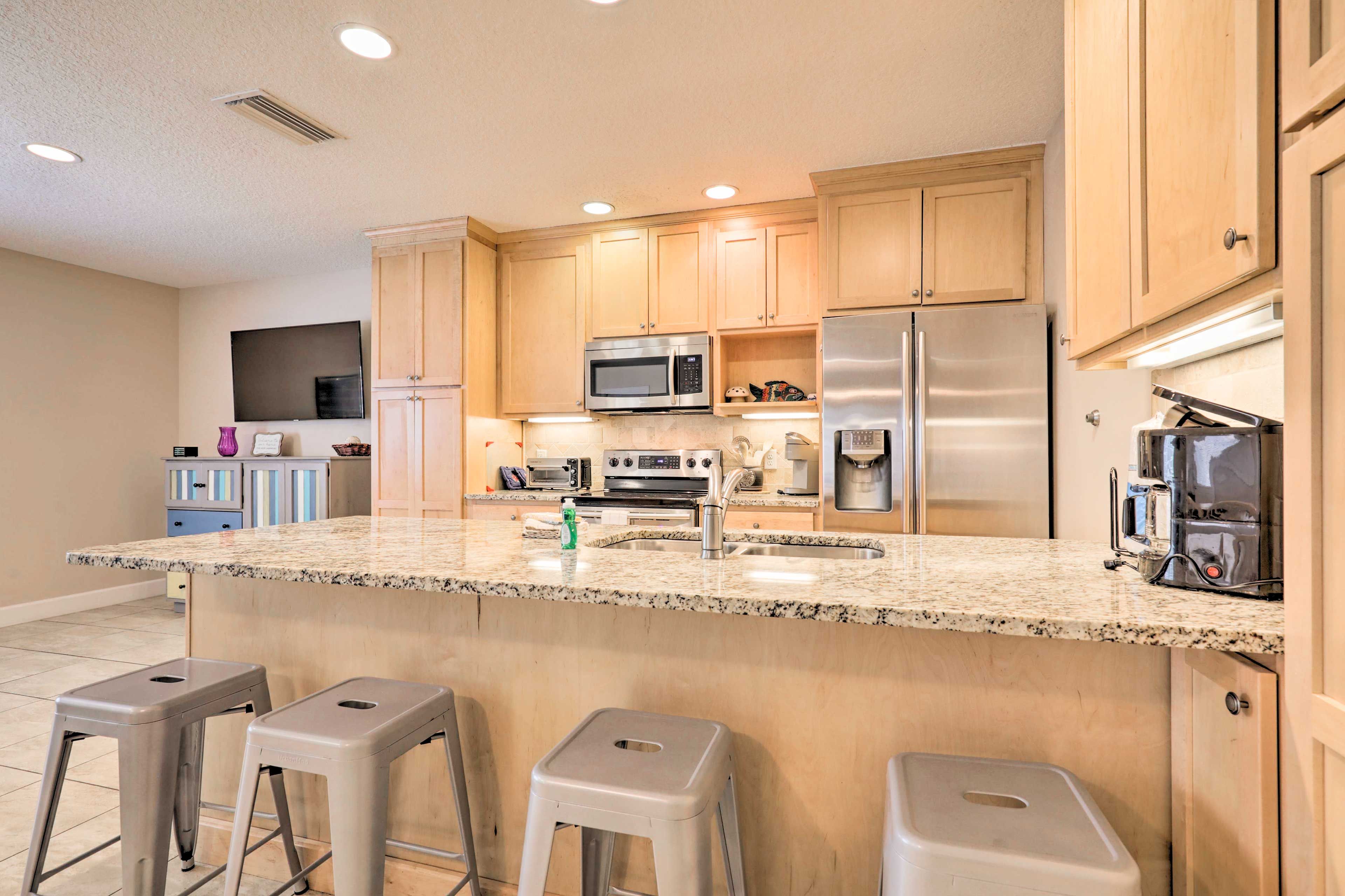 Full Kitchen | Stainless Steel Appliances