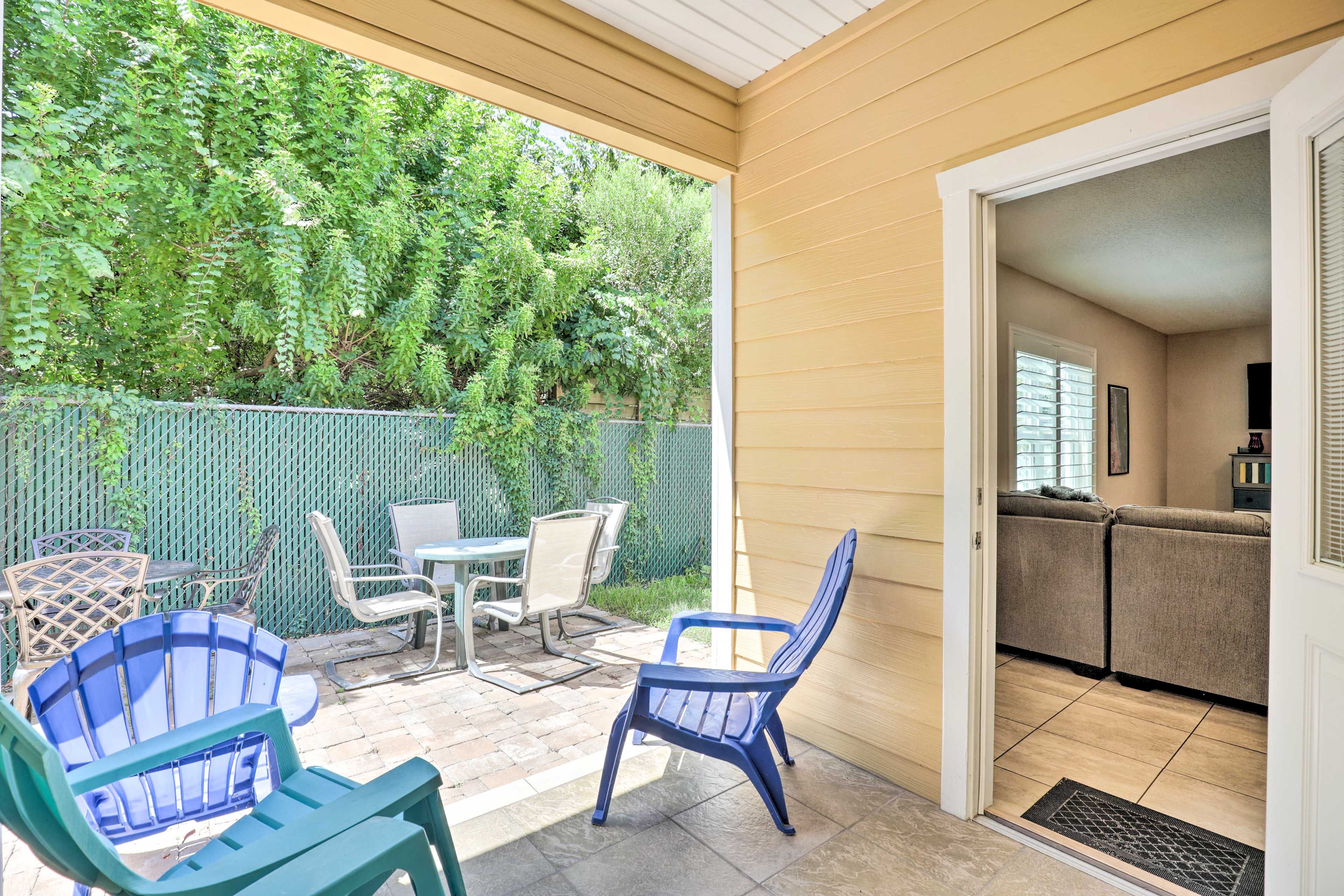 Private Yard | Ample Seating