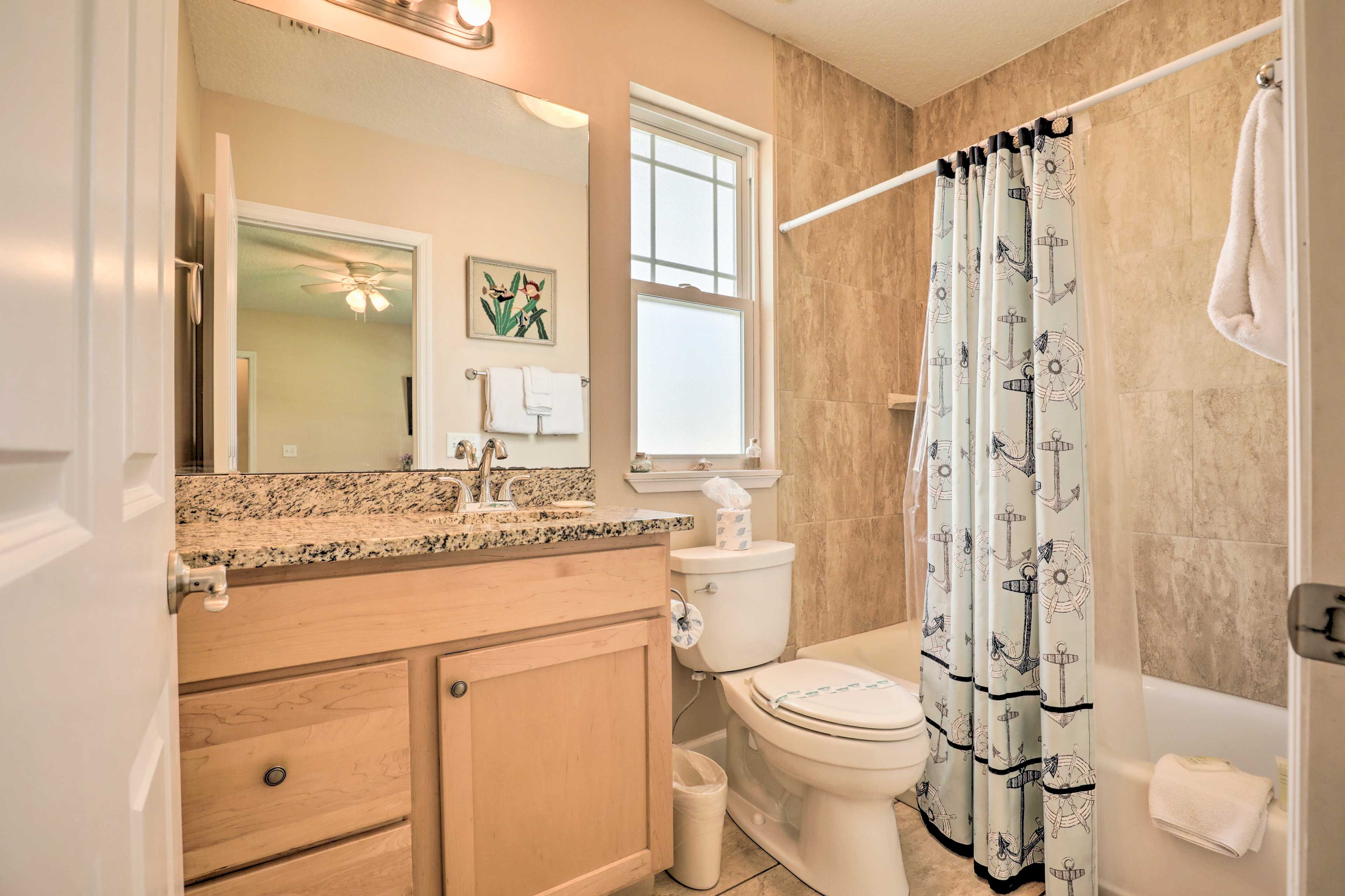 Bathroom 1 | En-Suite | Towels Provided