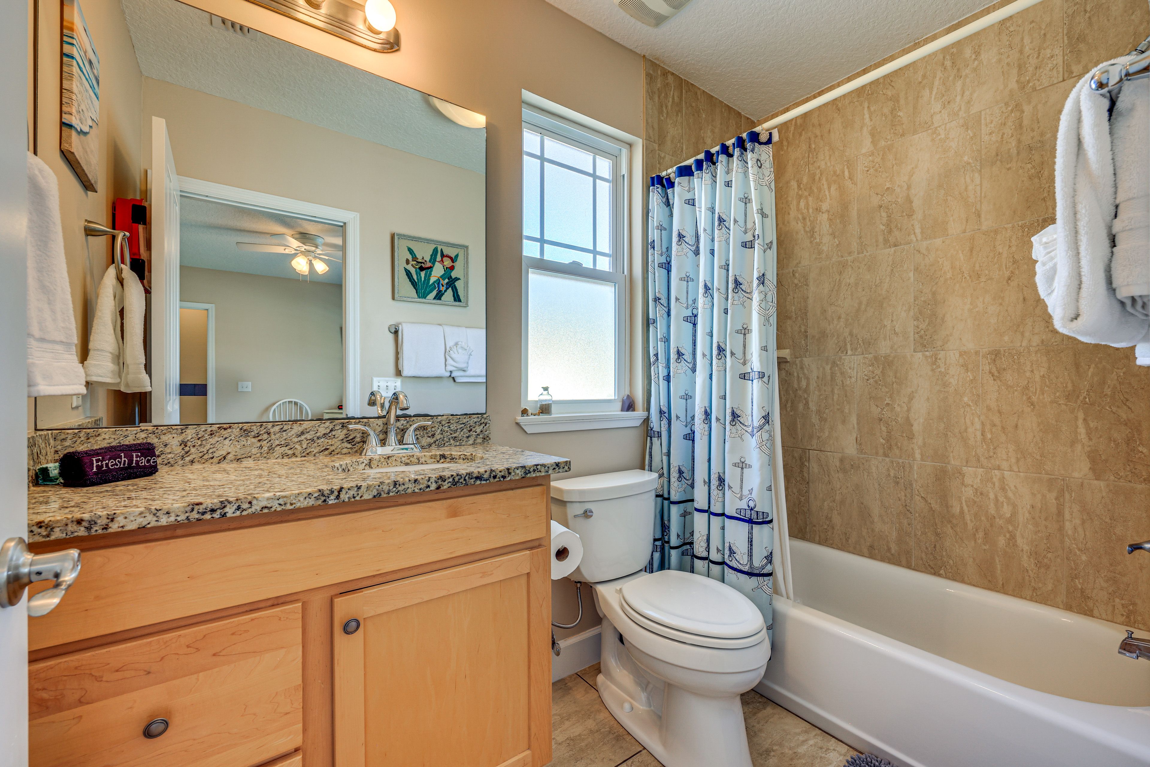 Full Bathroom | Towels Provided