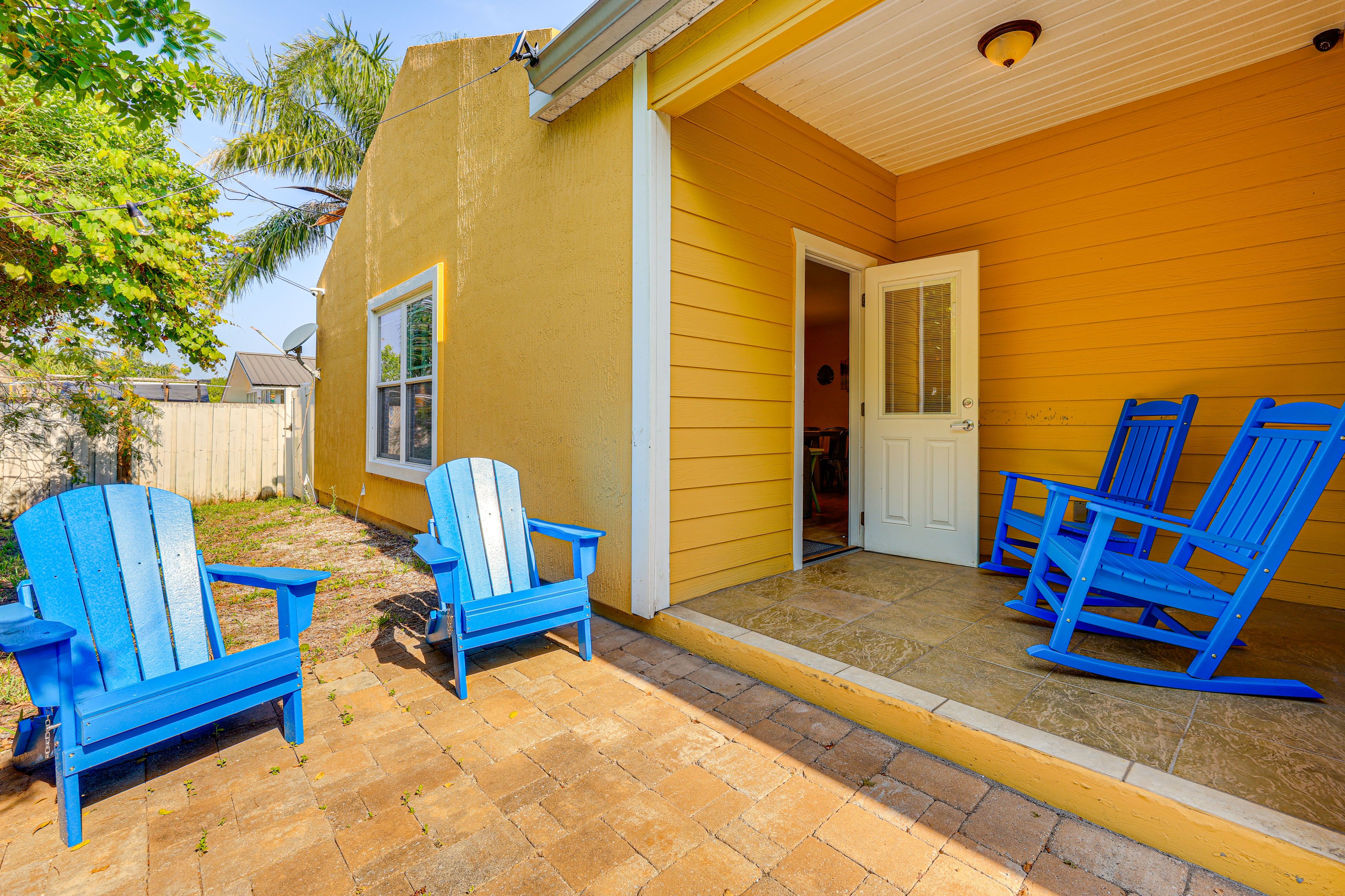 Patio | Ample Seating