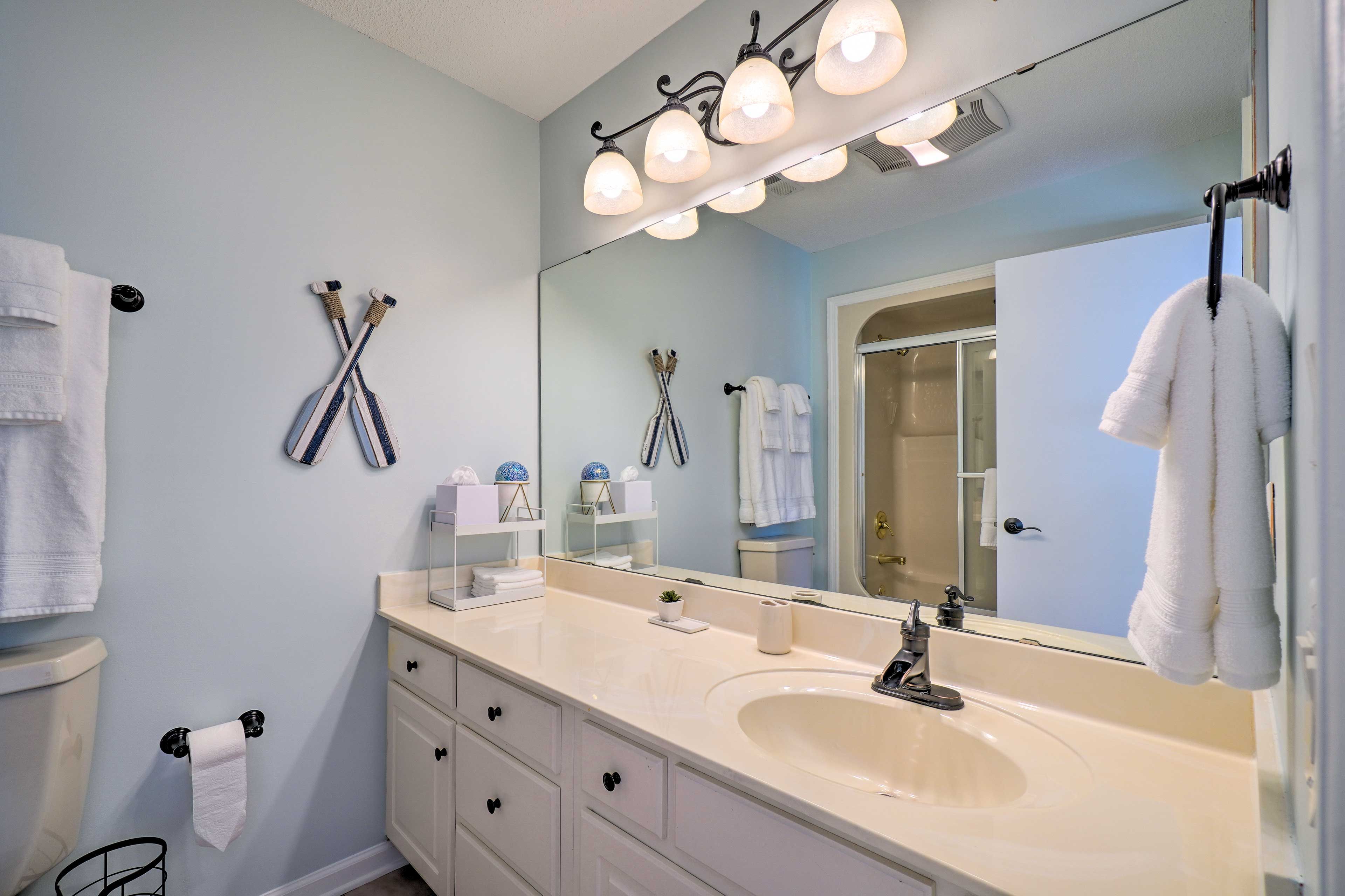 En-Suite Bathroom | 2nd Floor