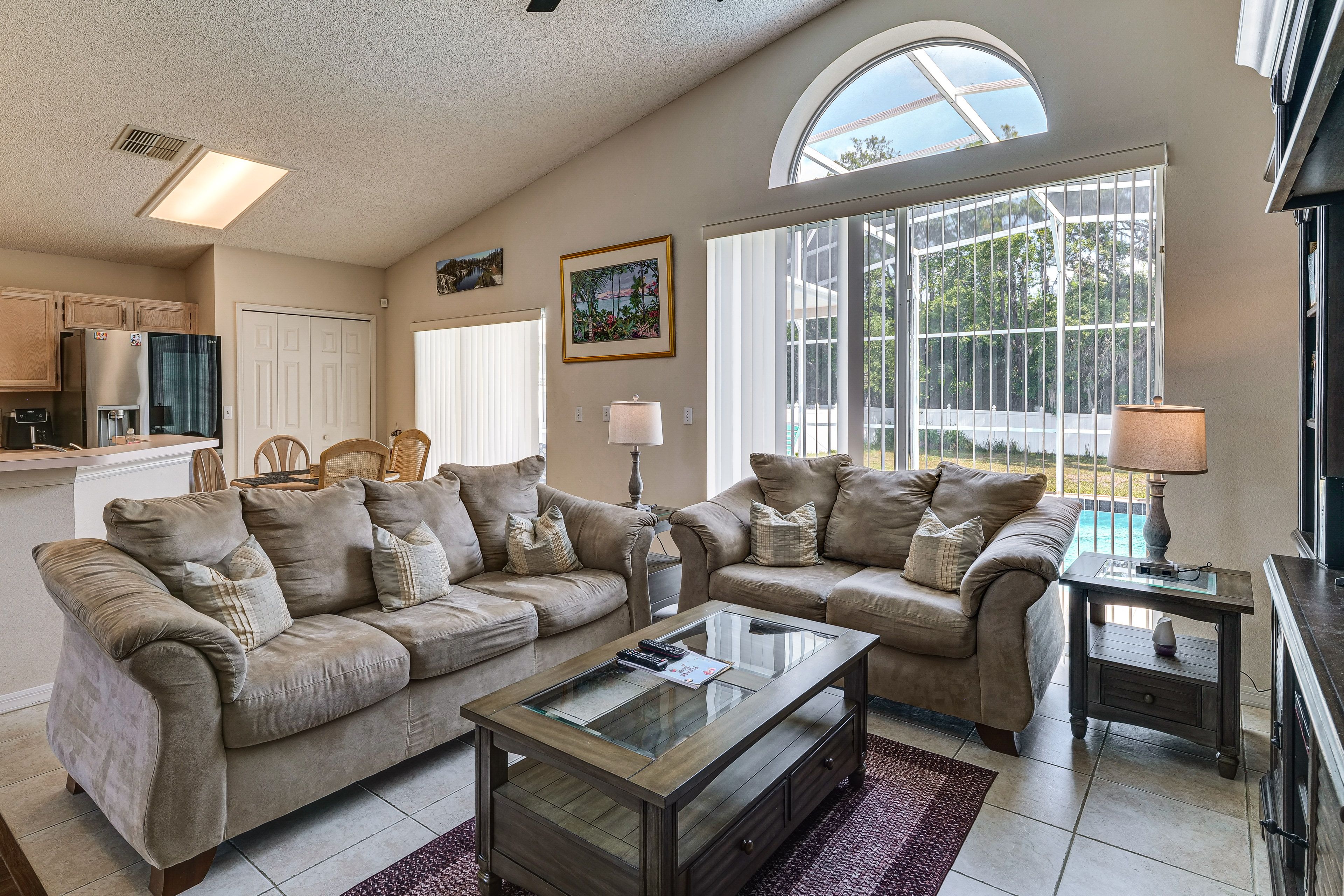 Living Room | Free WiFi | Smart TV | Books | Video Library | 1st Floor