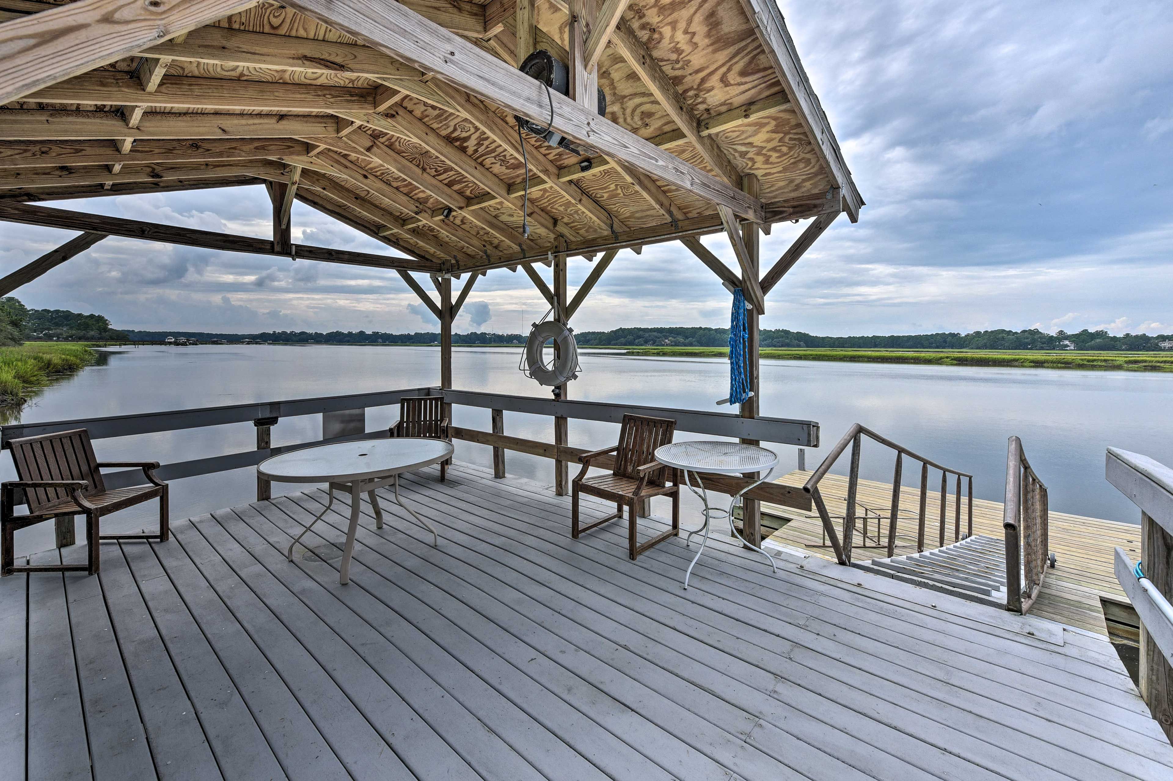 Shared Dock (No Boat Parking)