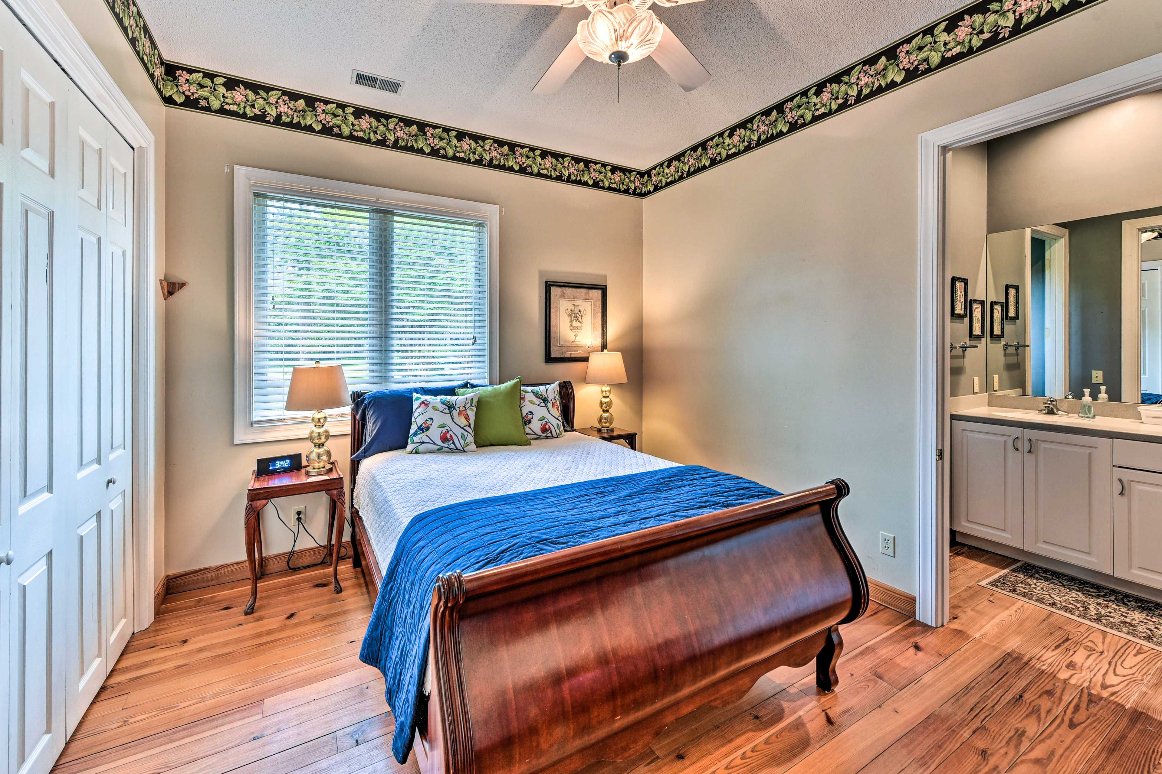 Bedroom 2 | Queen Bed | En-Suite Bathroom
