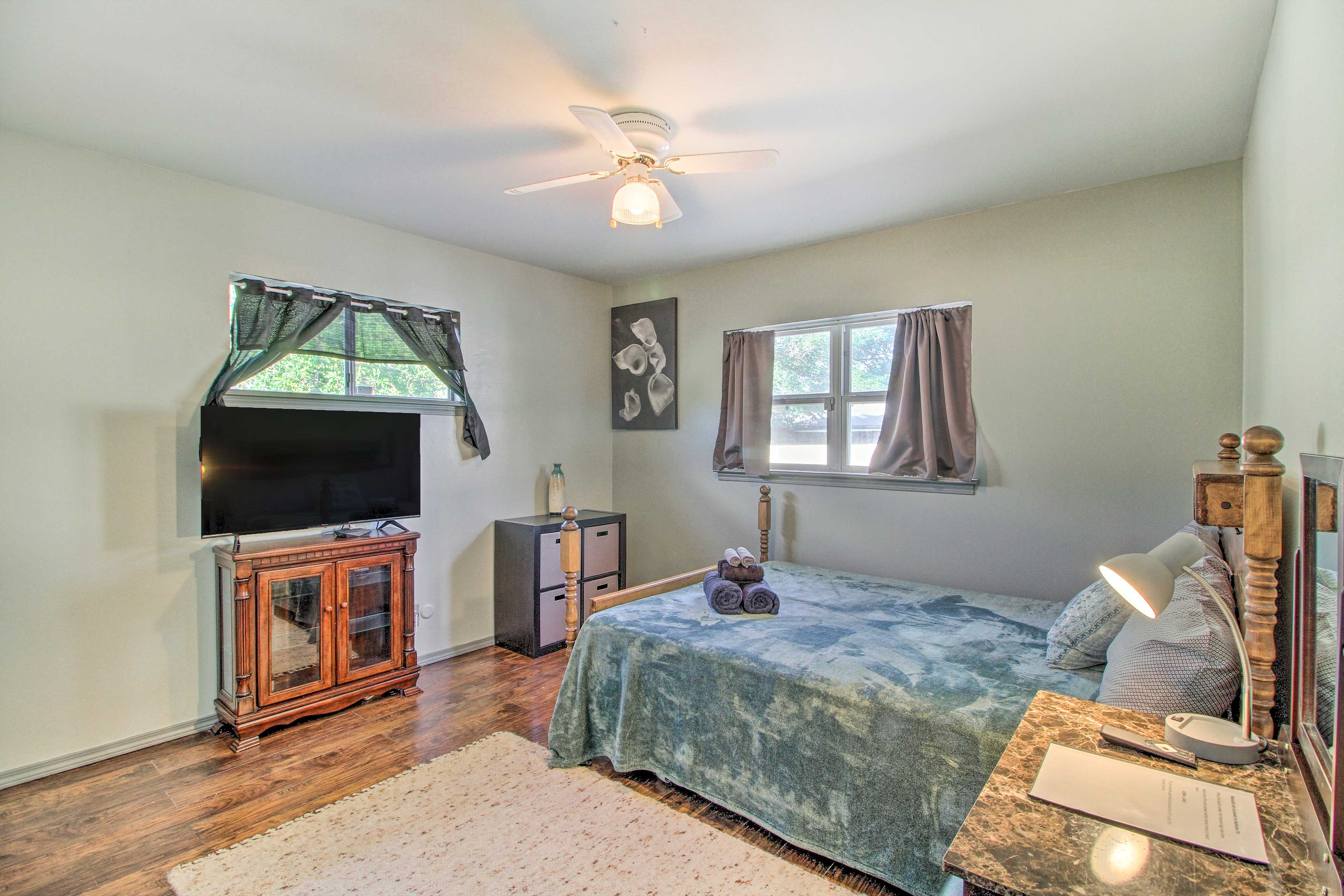 Bedroom 1 | Queen Bed | Linens Provided