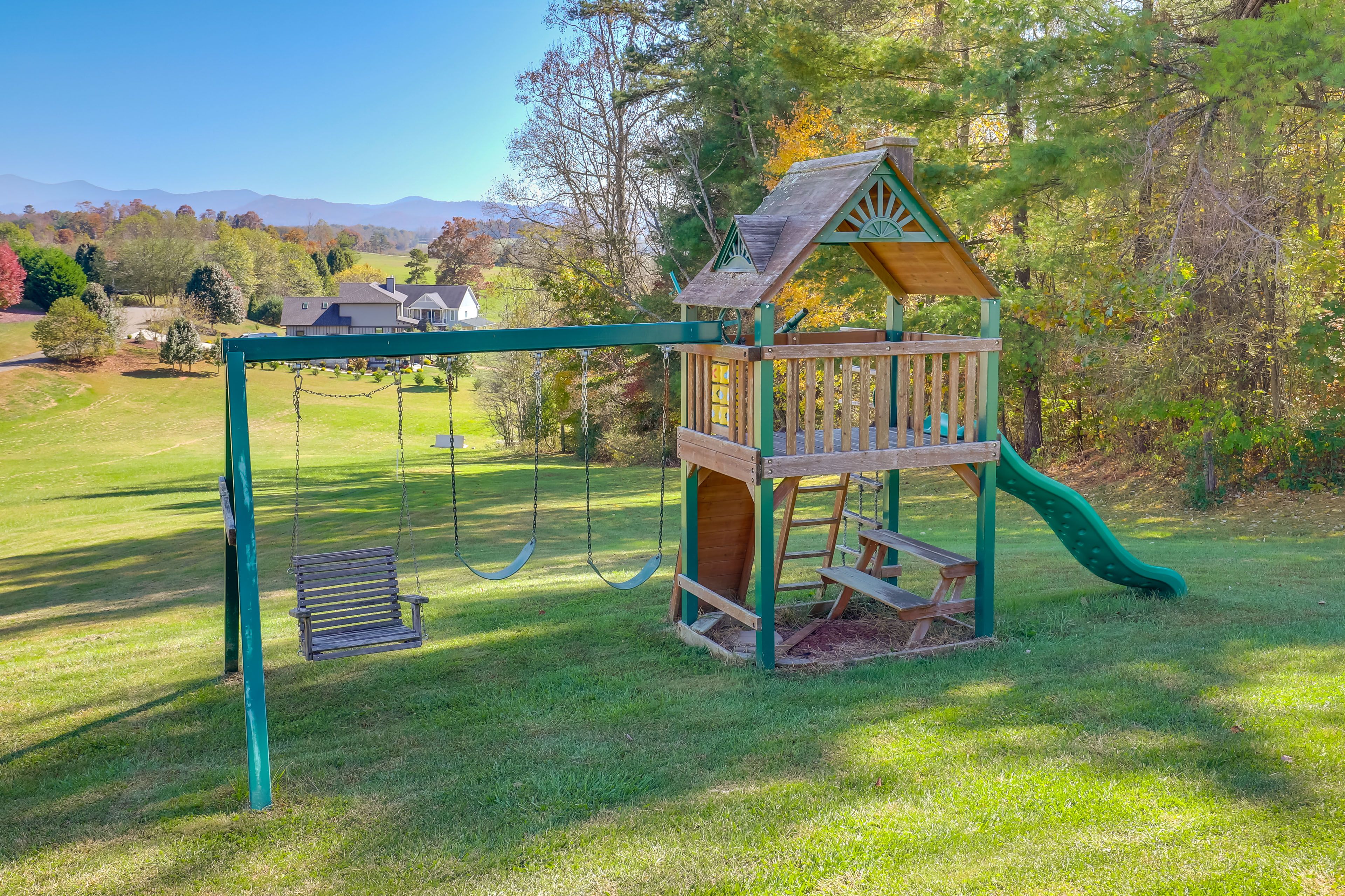 Yard Area | Parking | Driveway (2 Vehicles)