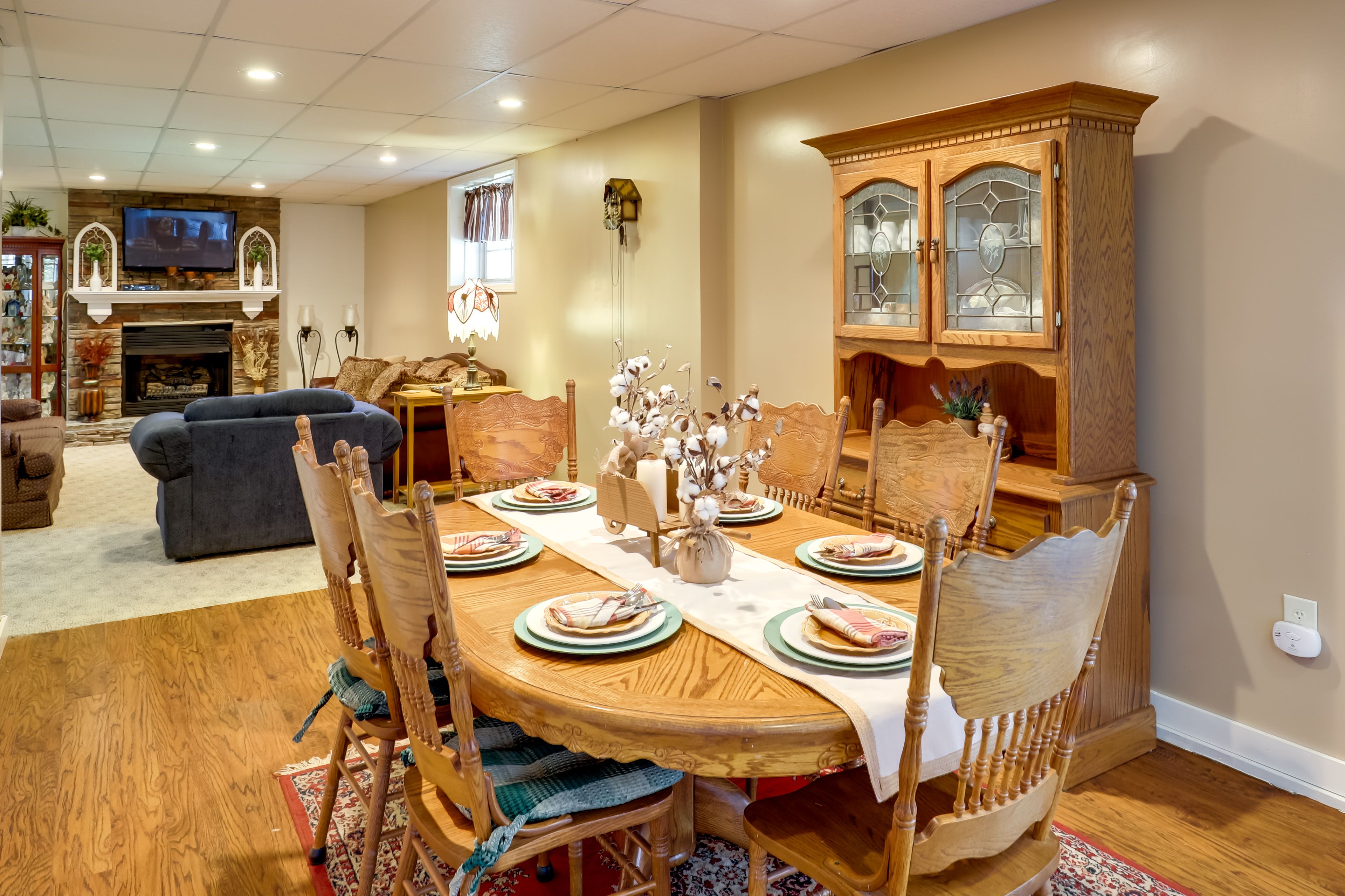 Dining Area | Dishware & Flatware