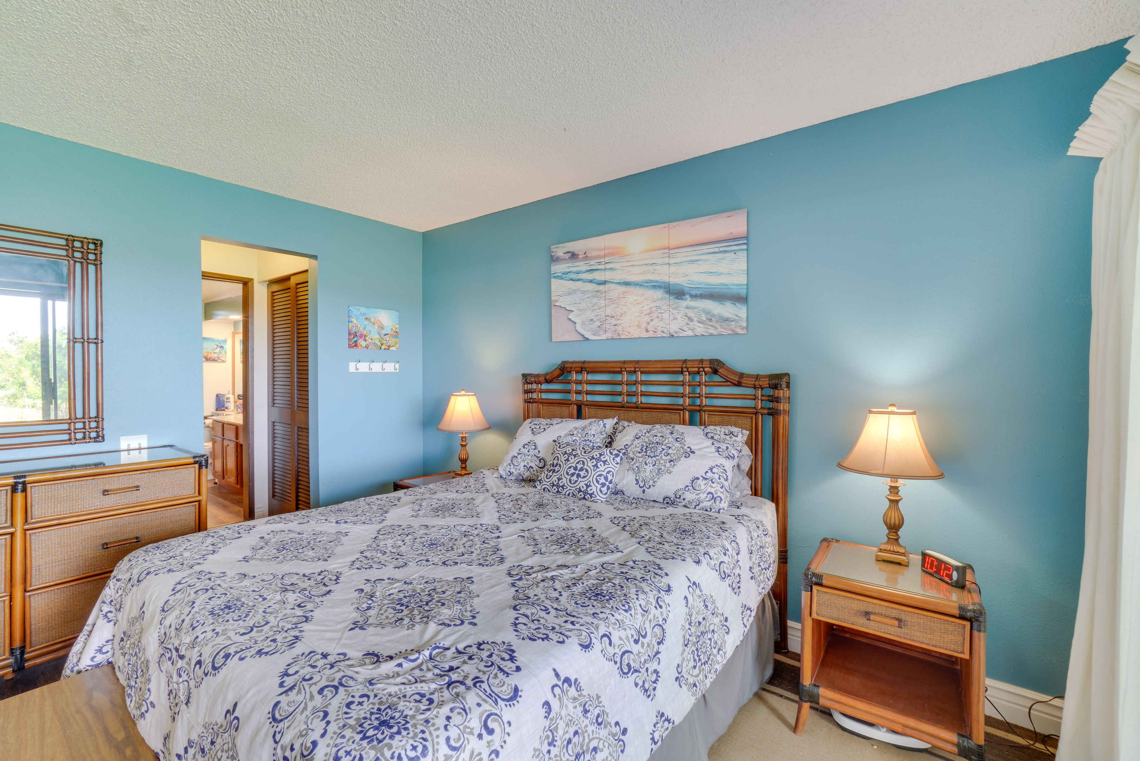 Bedroom | Queen Bed