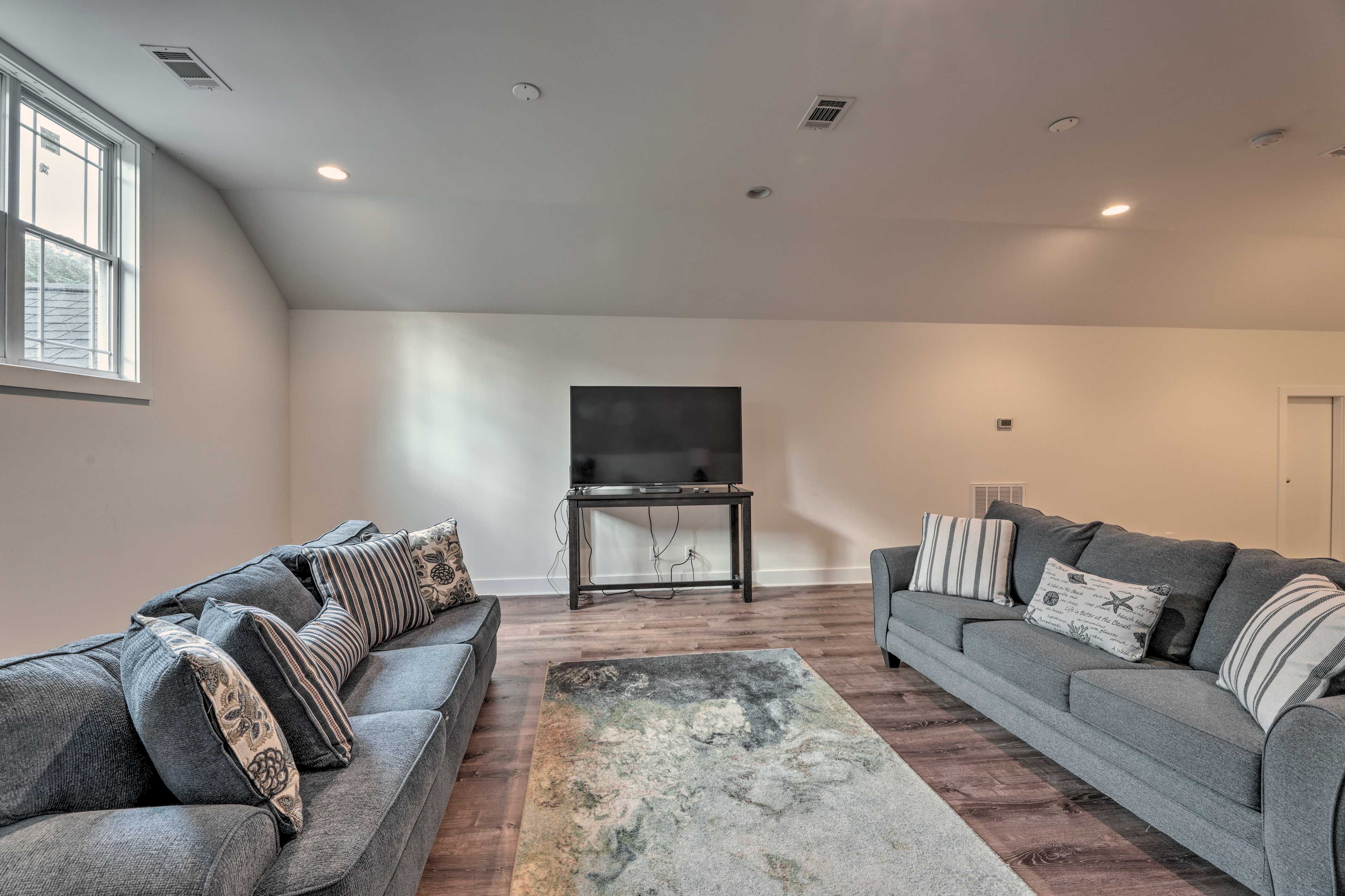 Living Room | Upstairs | Full Sleeper Sofa