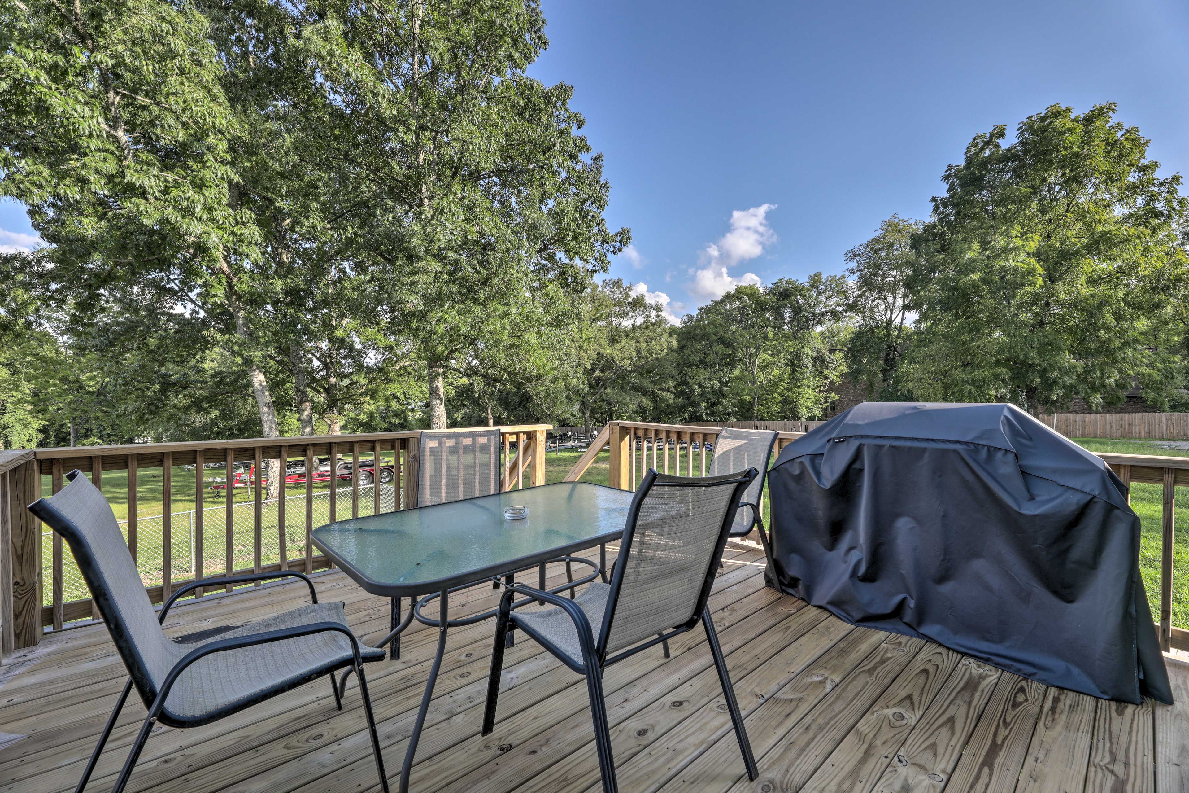 Deck | Fenced Yard