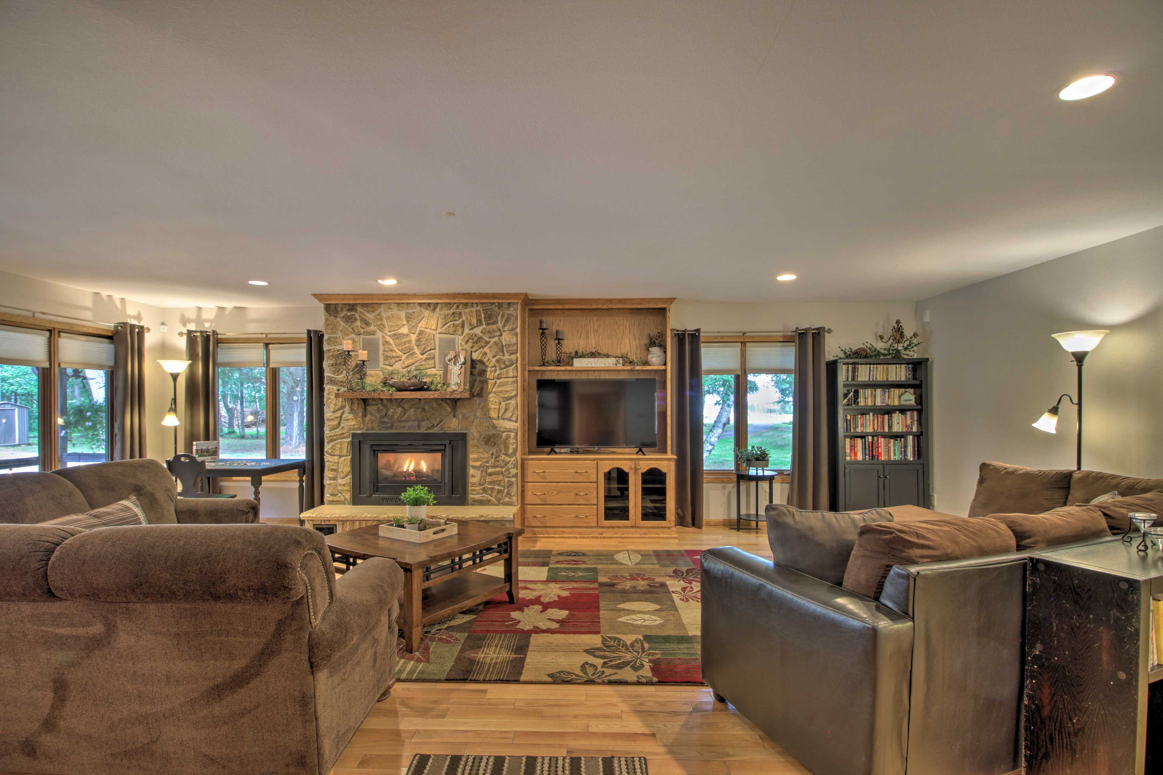 Living Room | Single Story | Smart TV