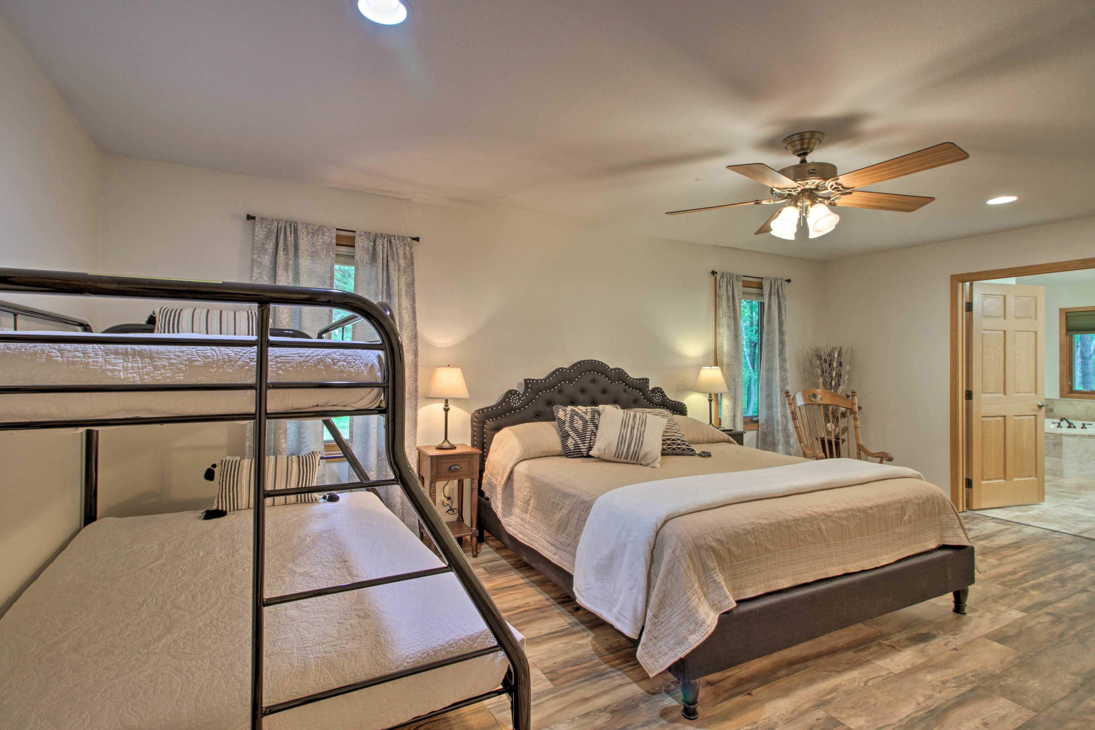 Bedroom 1 | King Bed | Twin/Full Bunk Bed