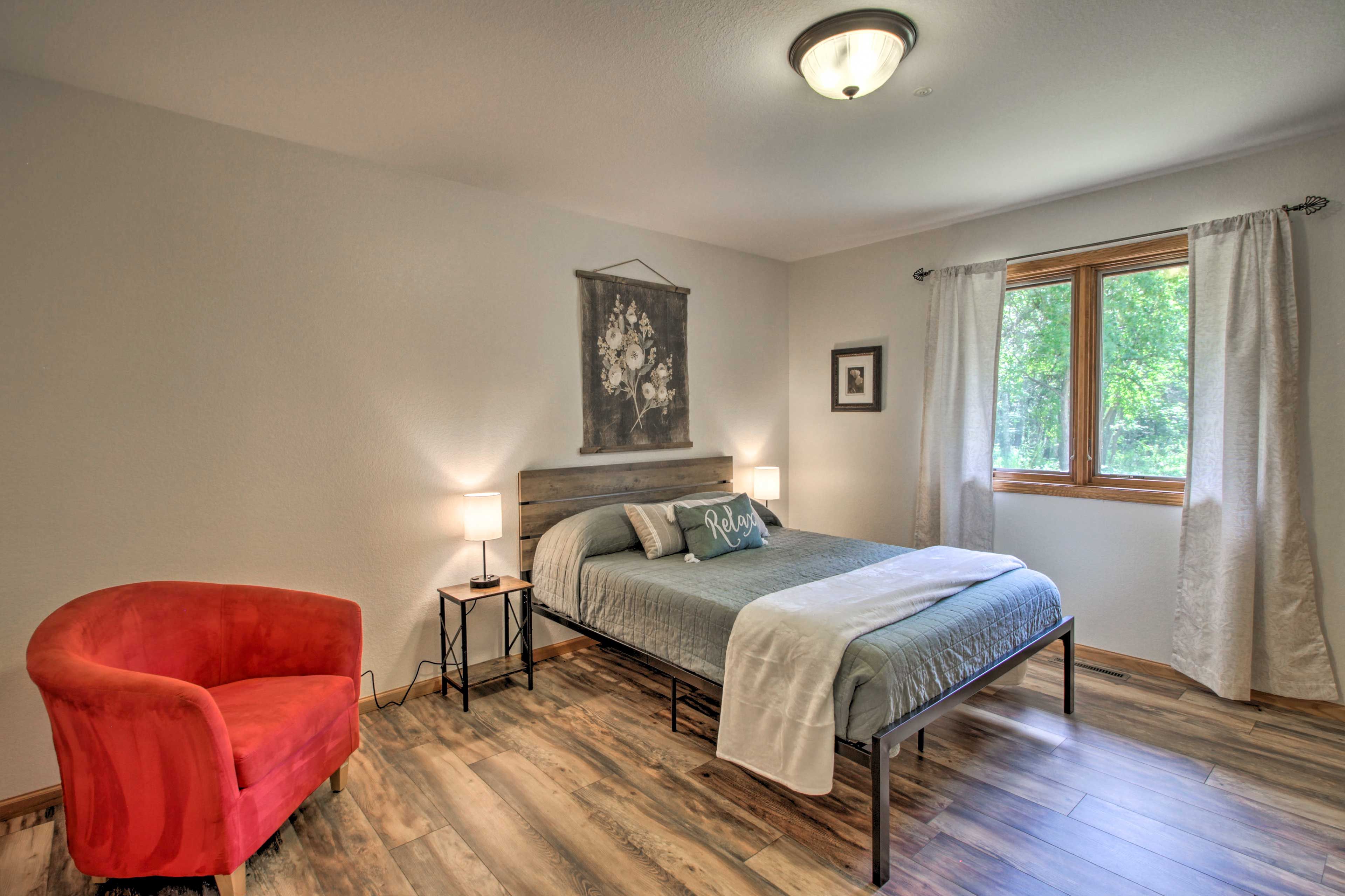 Bedroom 3 | Queen Bed