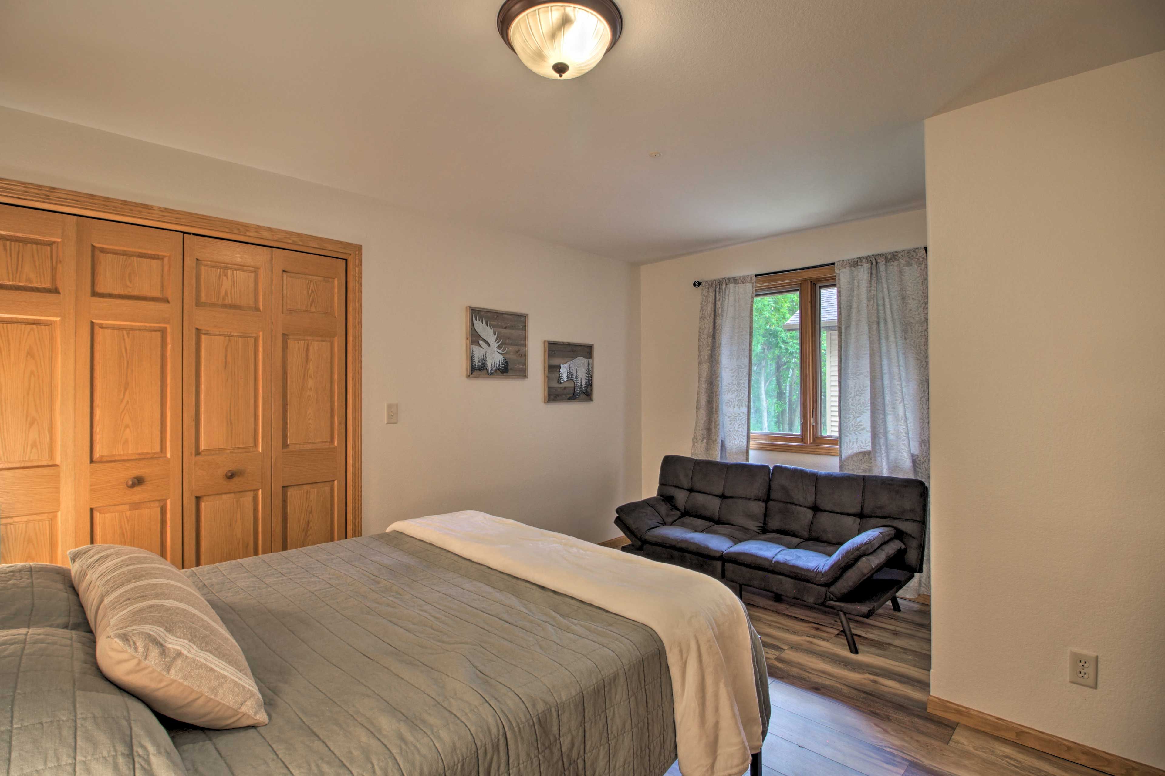 Bedroom 2 | Queen Bed | Full Futon