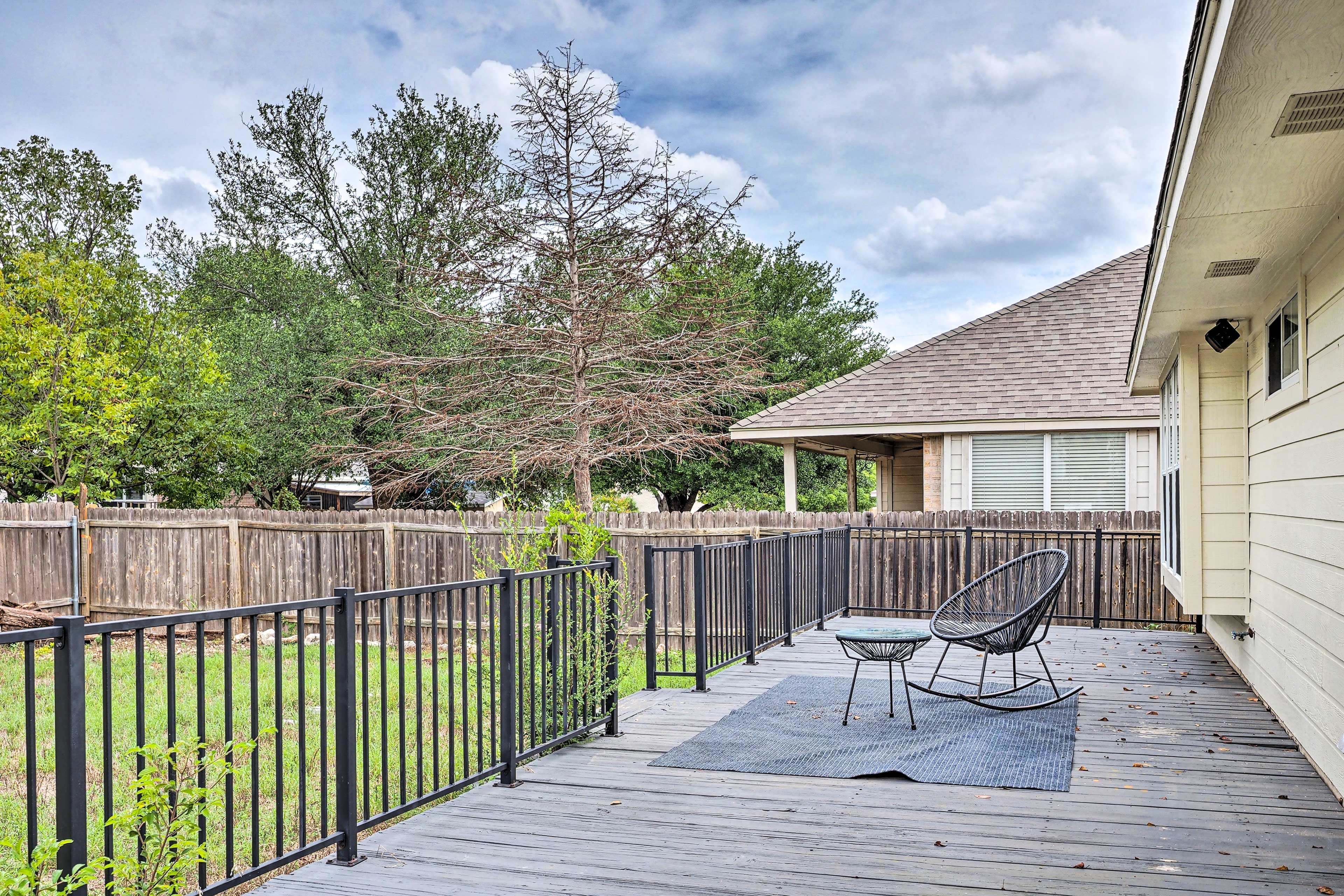 Deck Area | Grill
