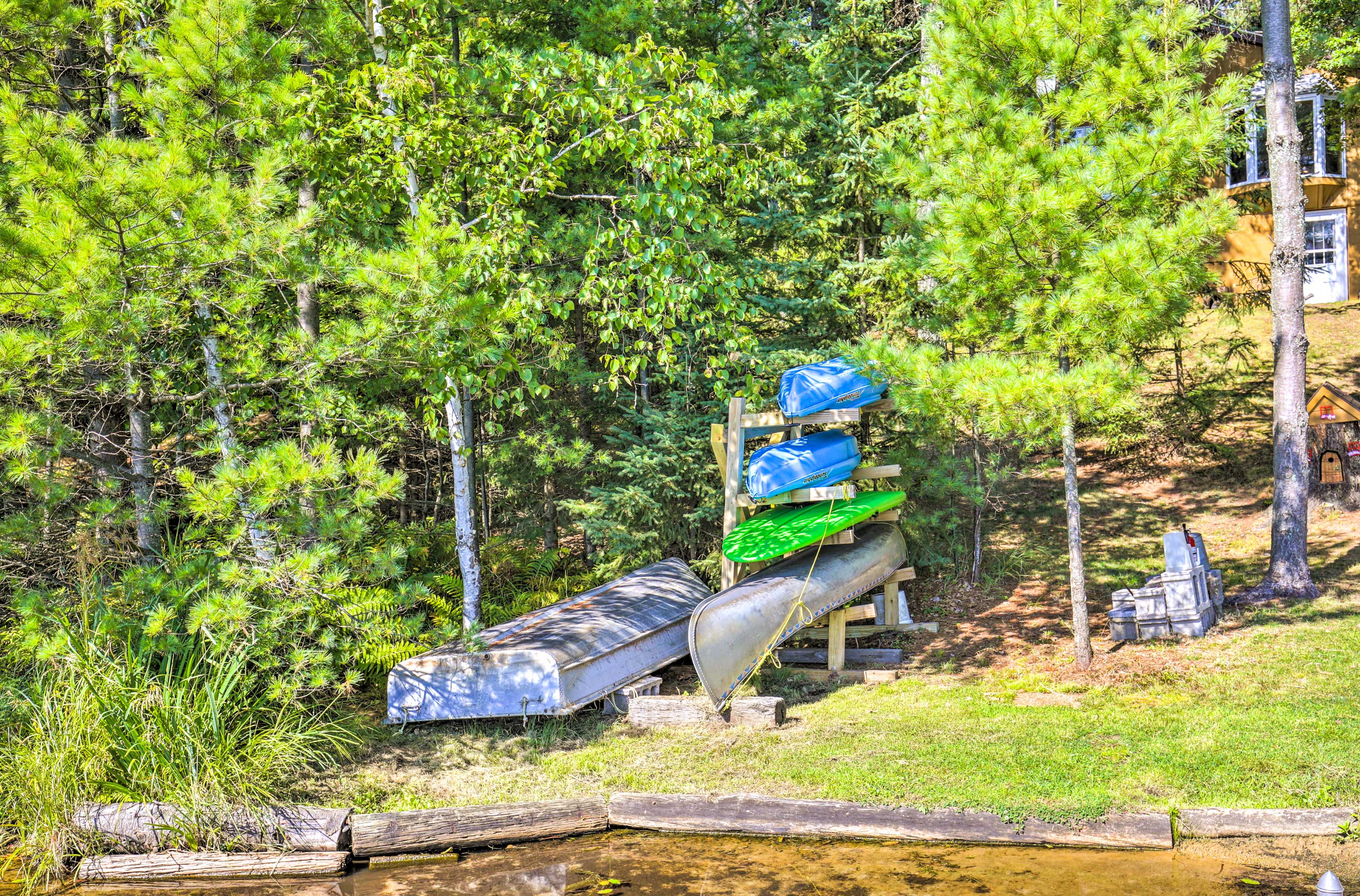 Kayaks | Paddleboard | Rowboat