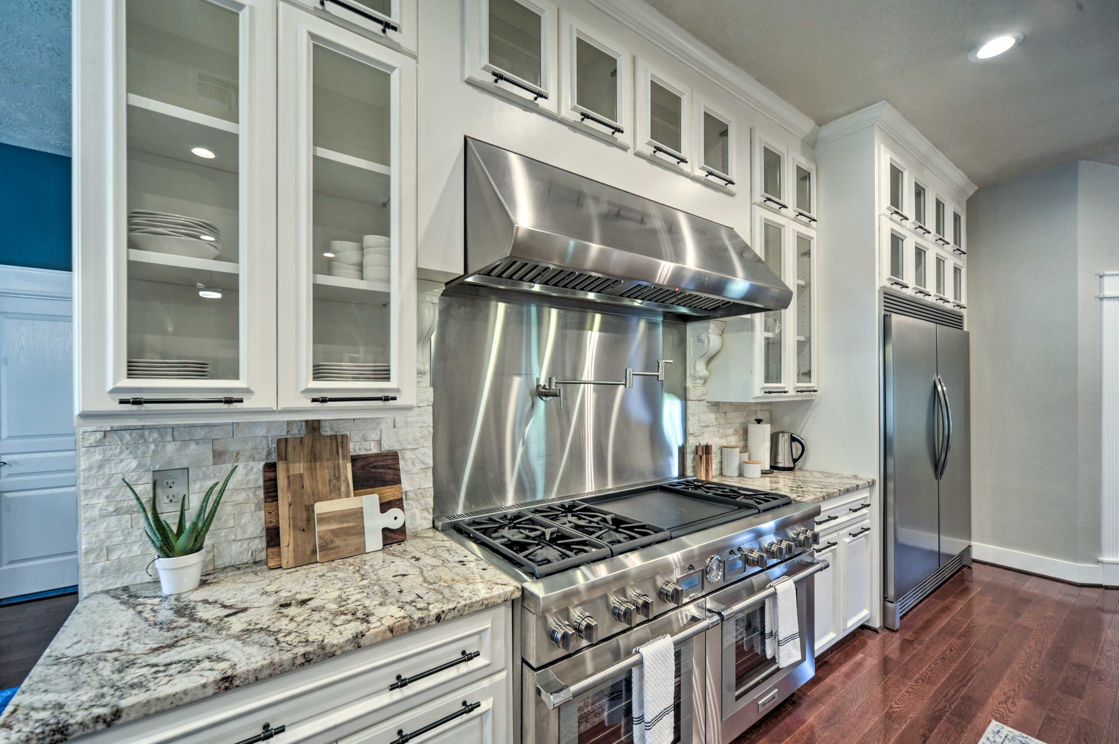 Kitchen | Cooking Basics | Coffee Maker | Paper Towels/Trash Bags Provided