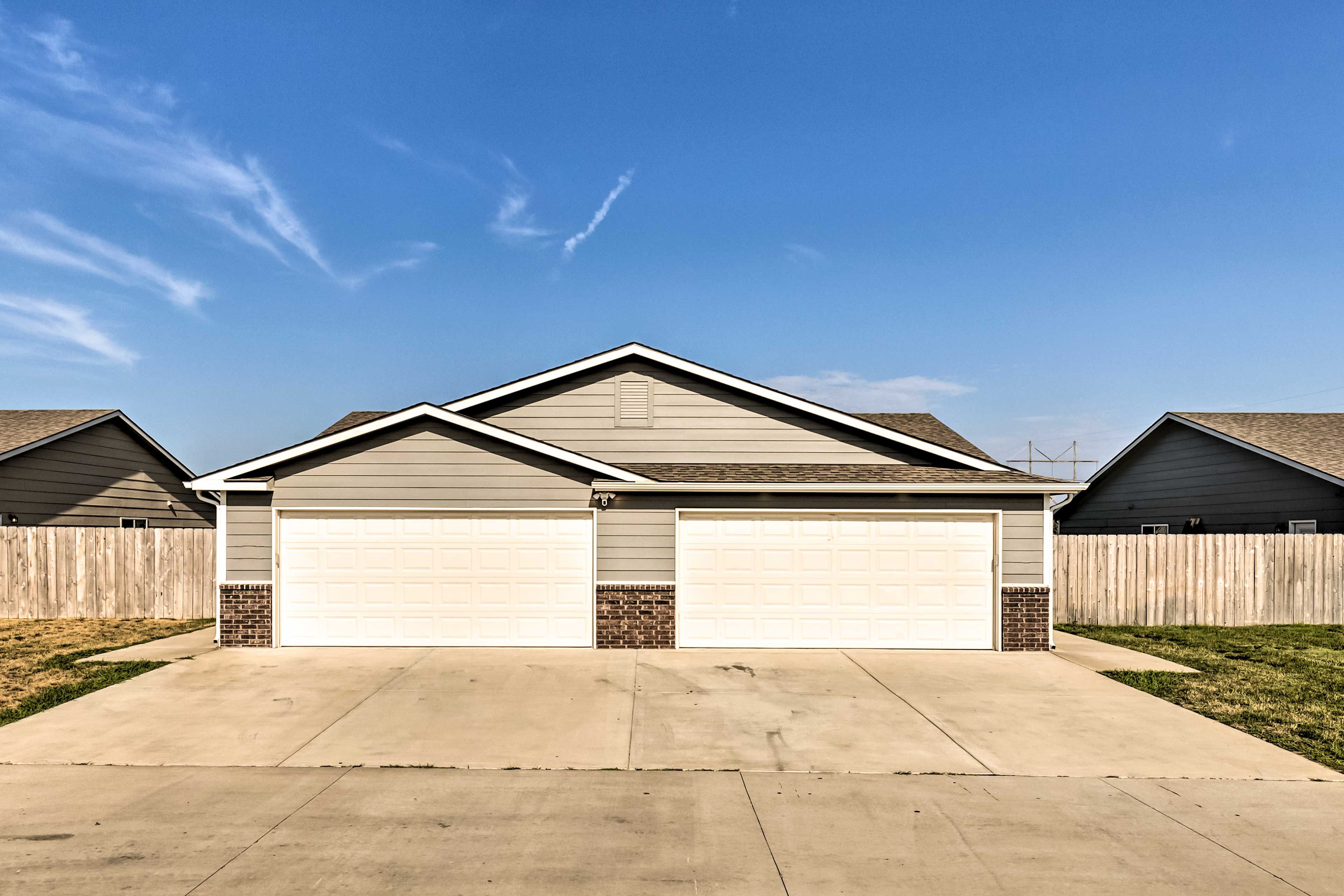 Parking | Garage (2 Vehicles) | Driveway (2 Vehicles)