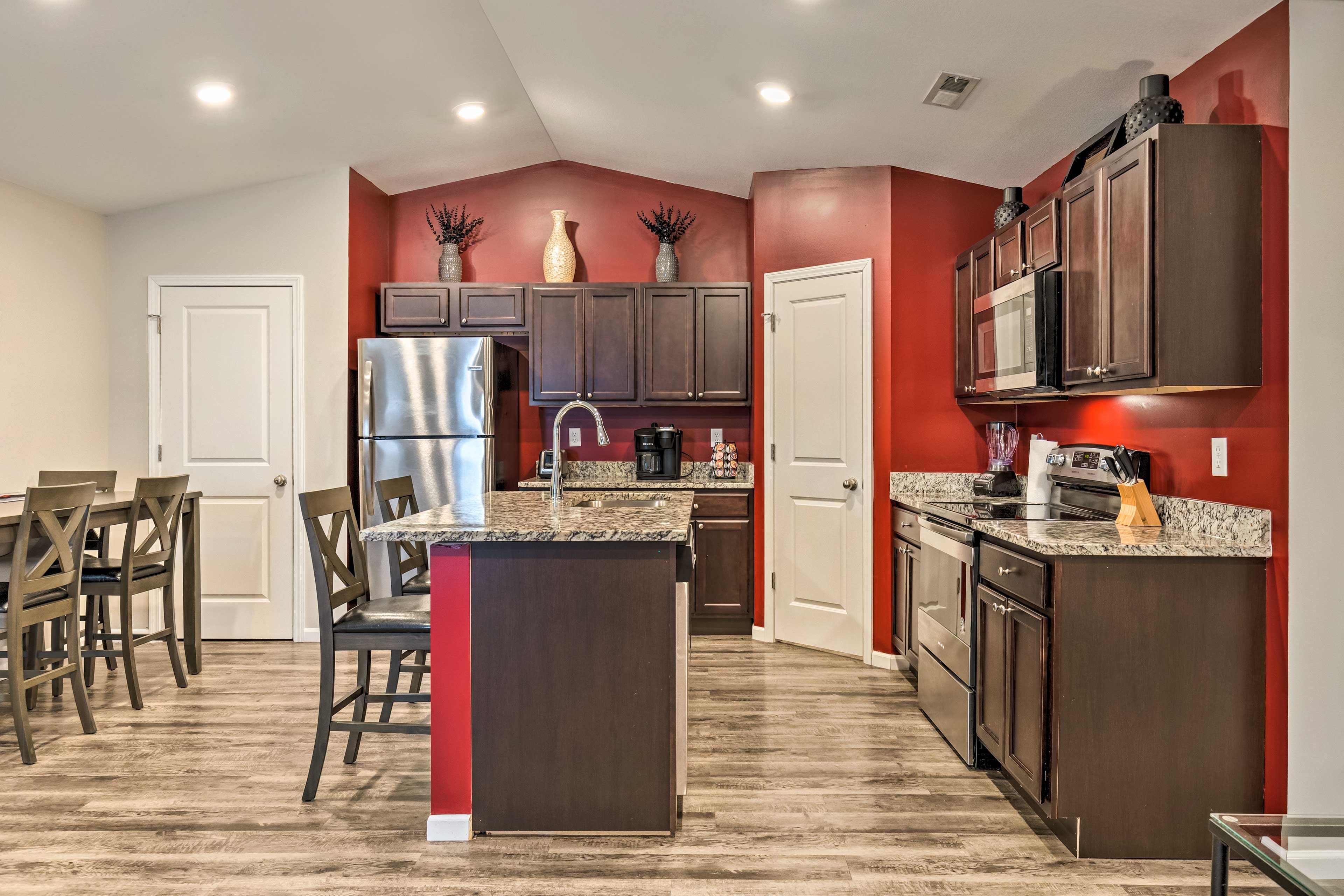 Full Kitchen | Cooking Basics | Free WiFi