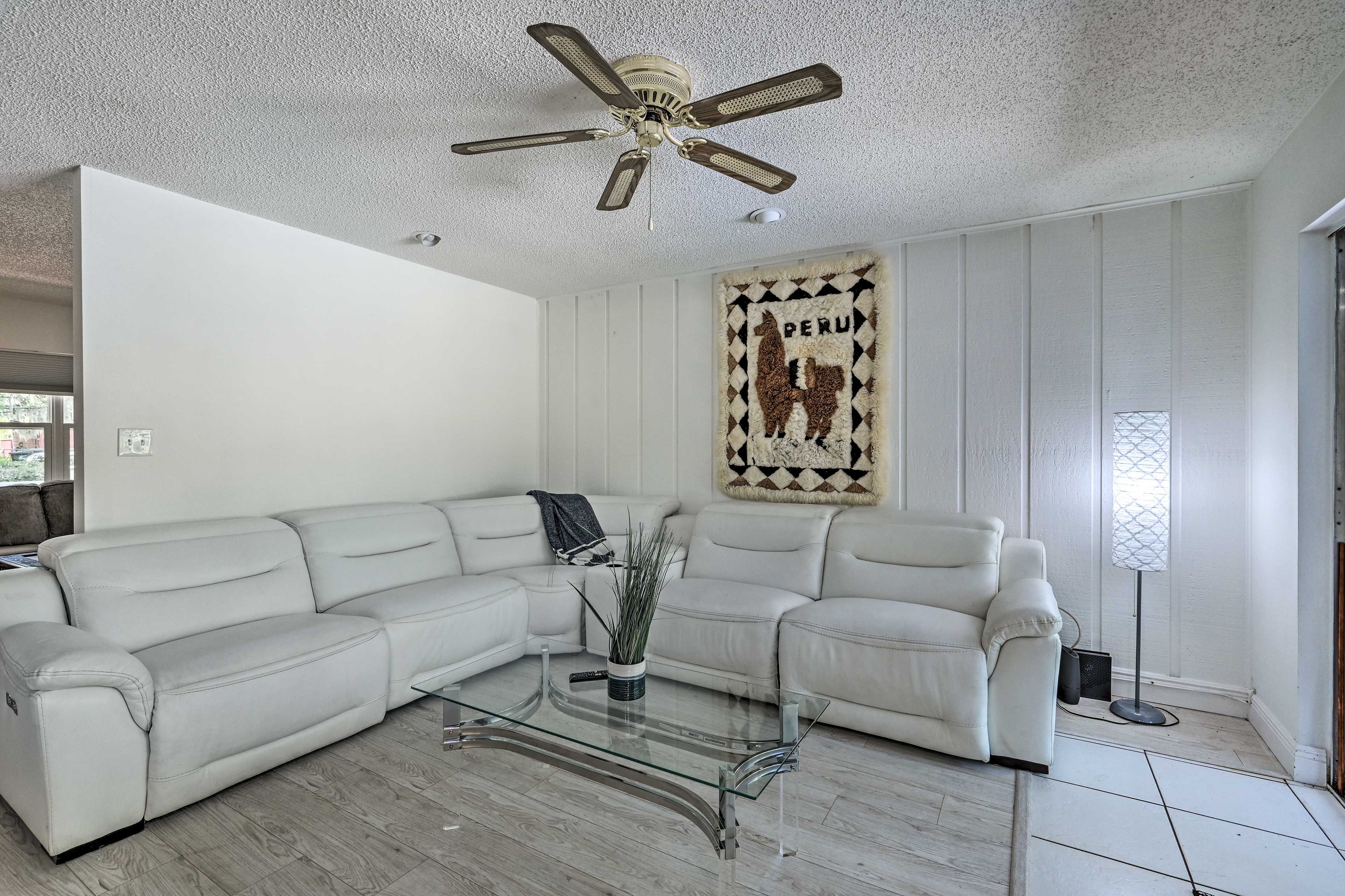 Living Room | Free WiFi | Central A/C | Washer & Dryer