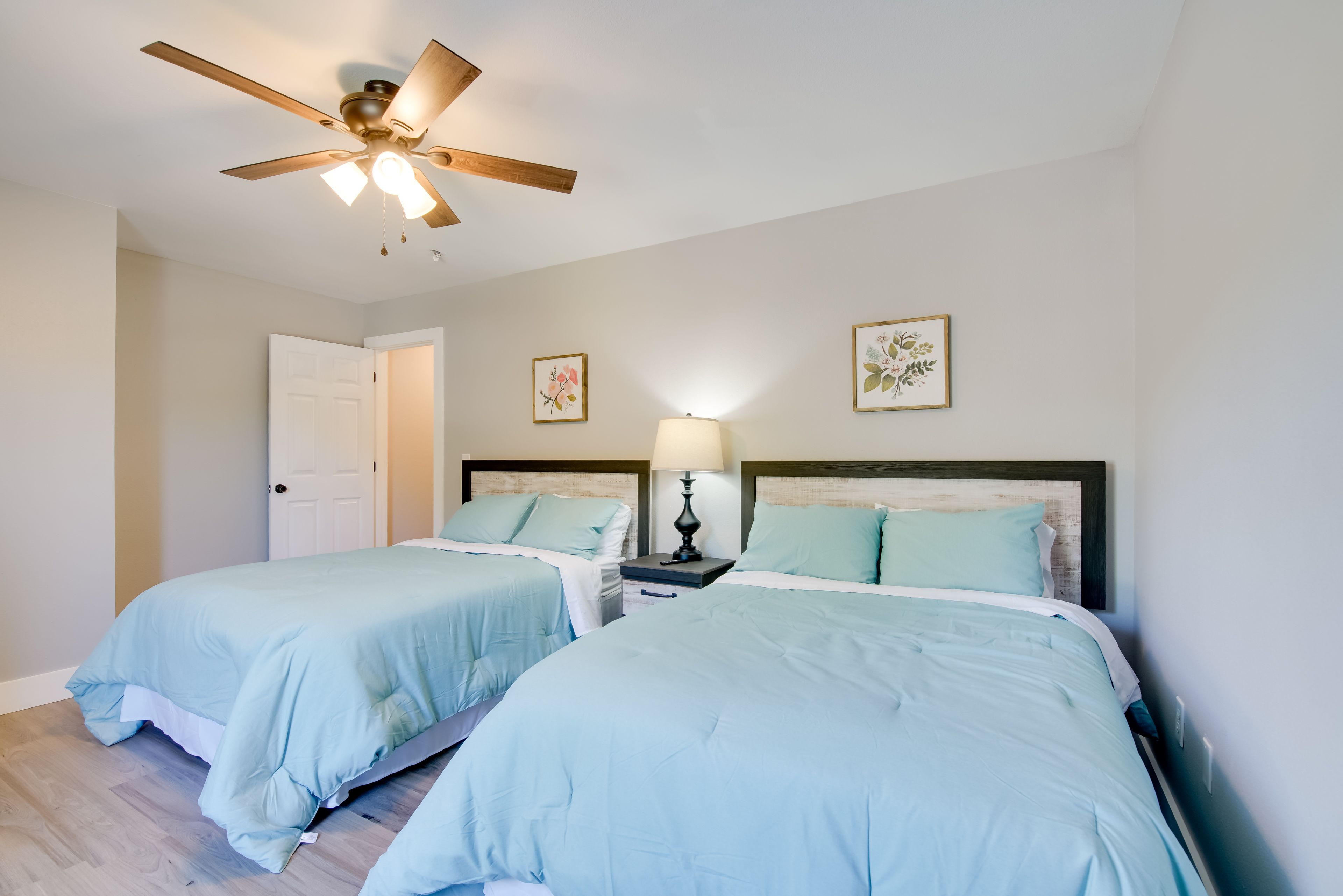 Bedroom 2 | 2 Full Beds | Smart TV | 2nd Floor