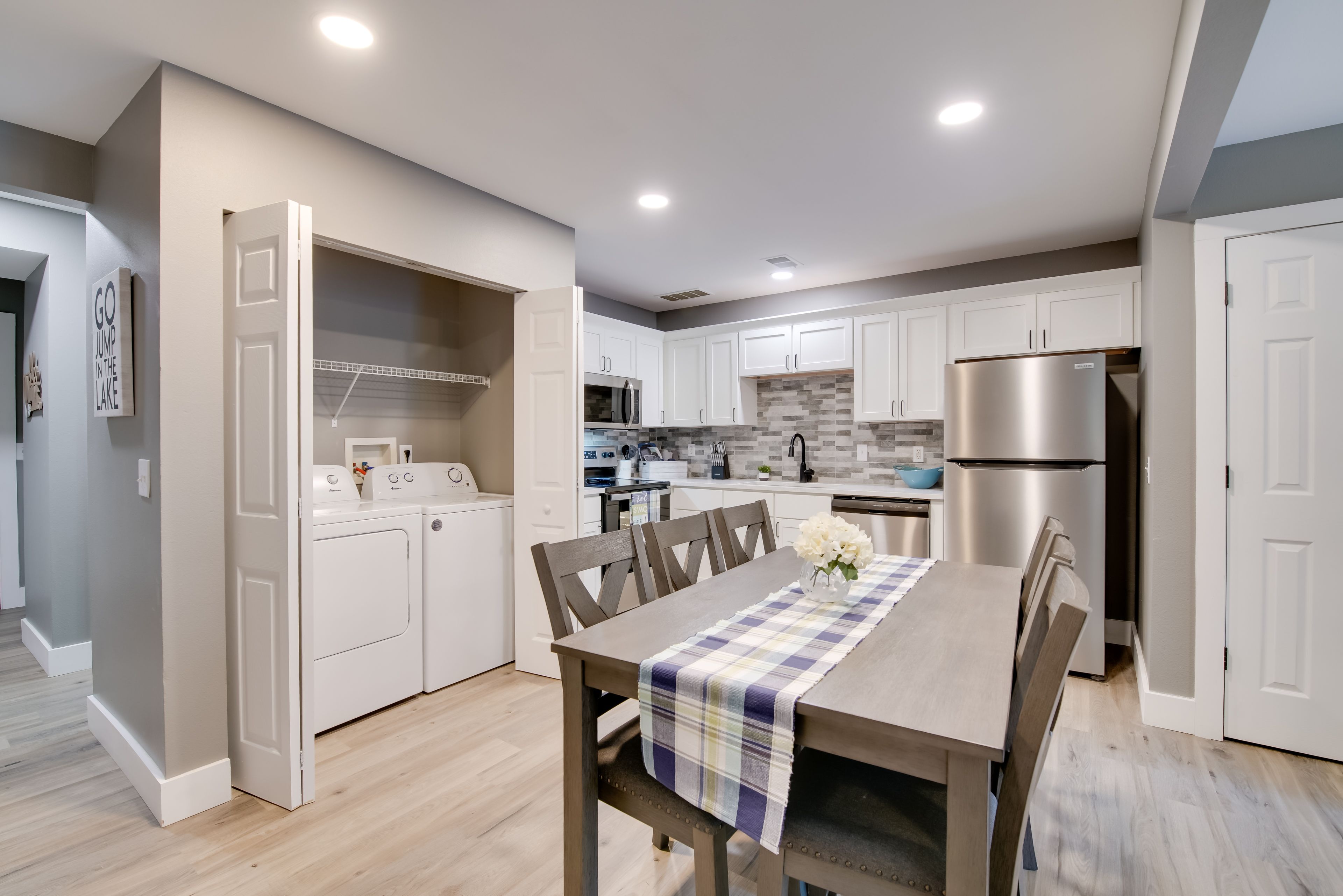 Dining Area | Dishware & Flatware Provided