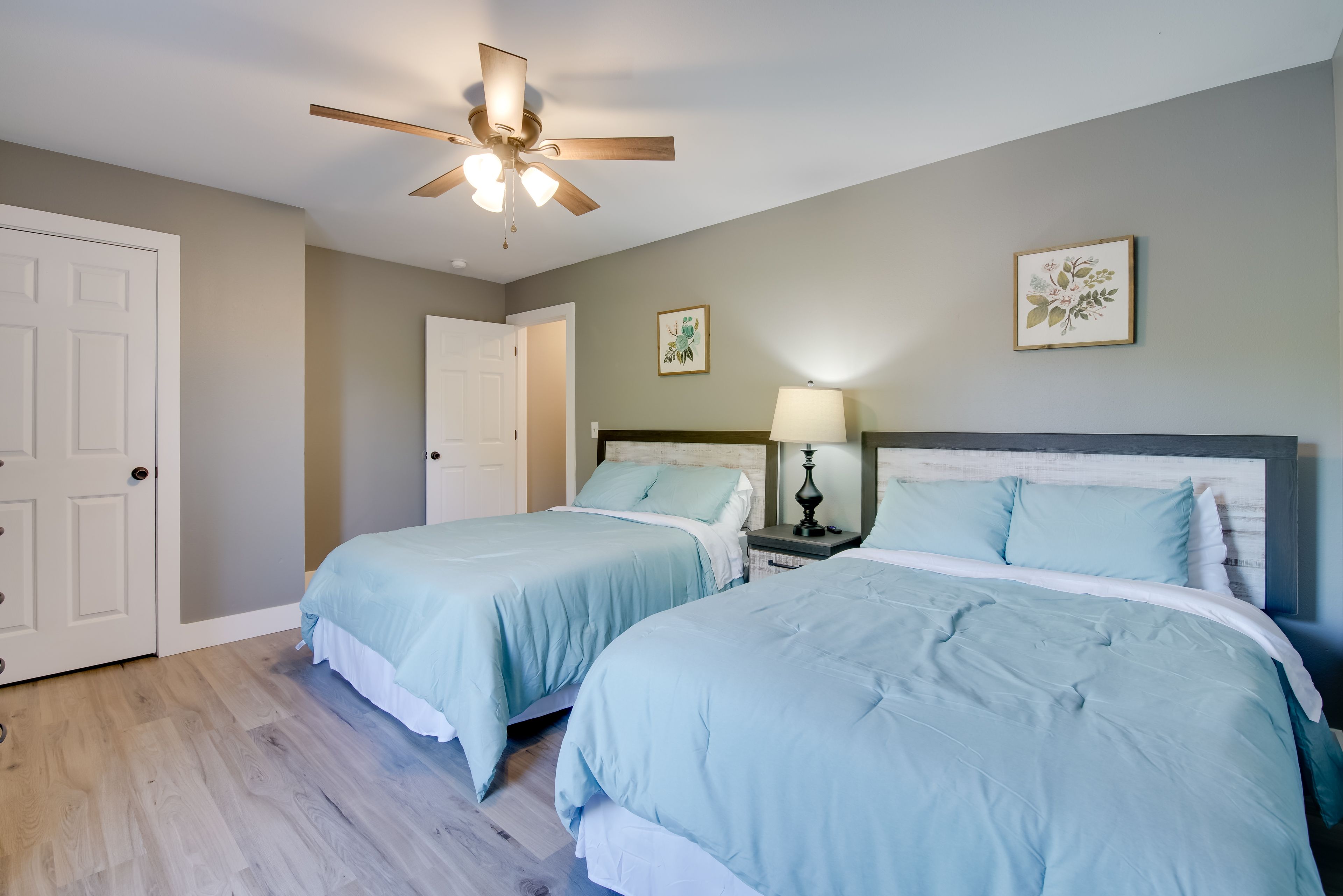 Bedroom 2 | 2 Full Beds | Smart TV