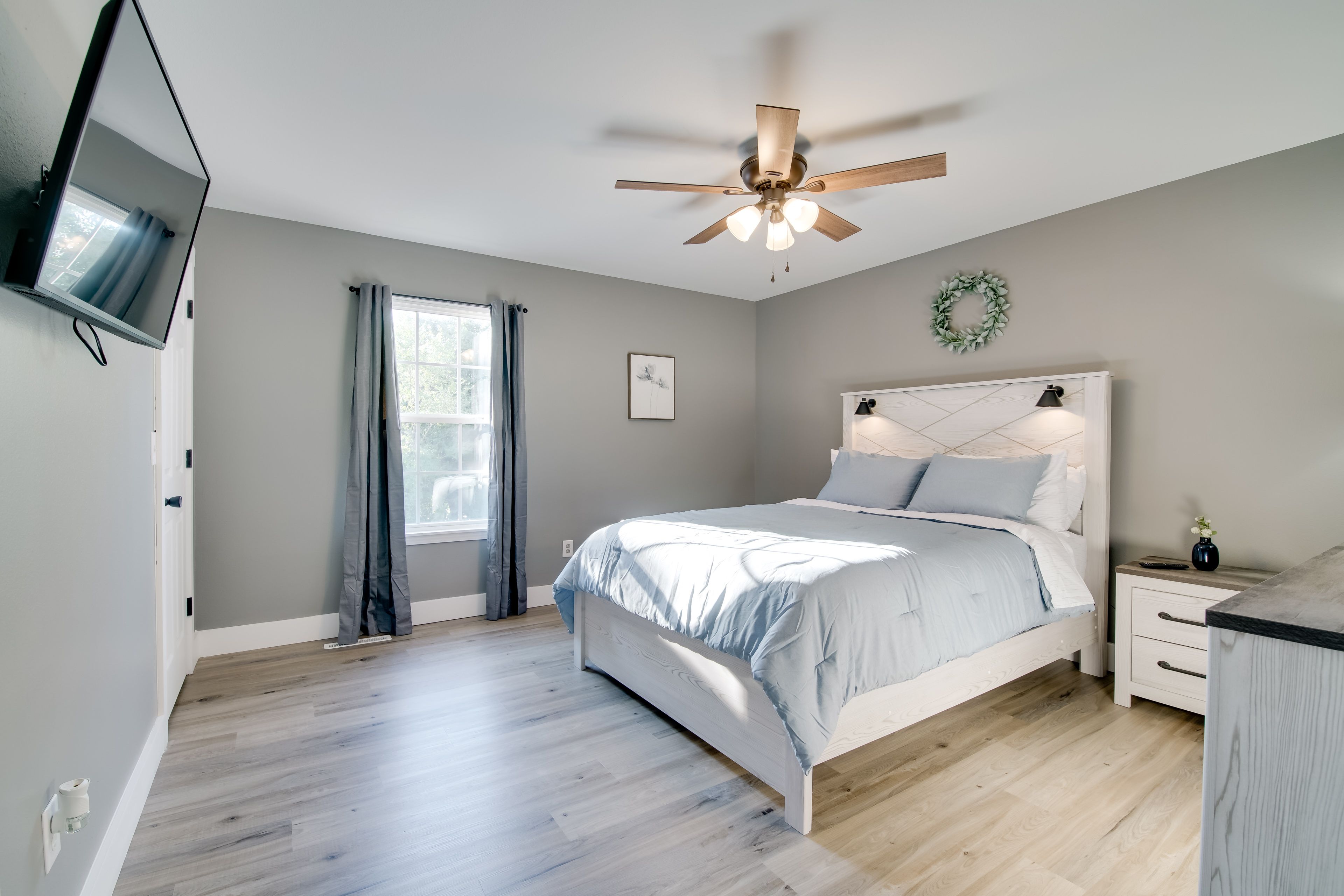Bedroom 1 | Queen Bed | Linens Provided | Smart TV