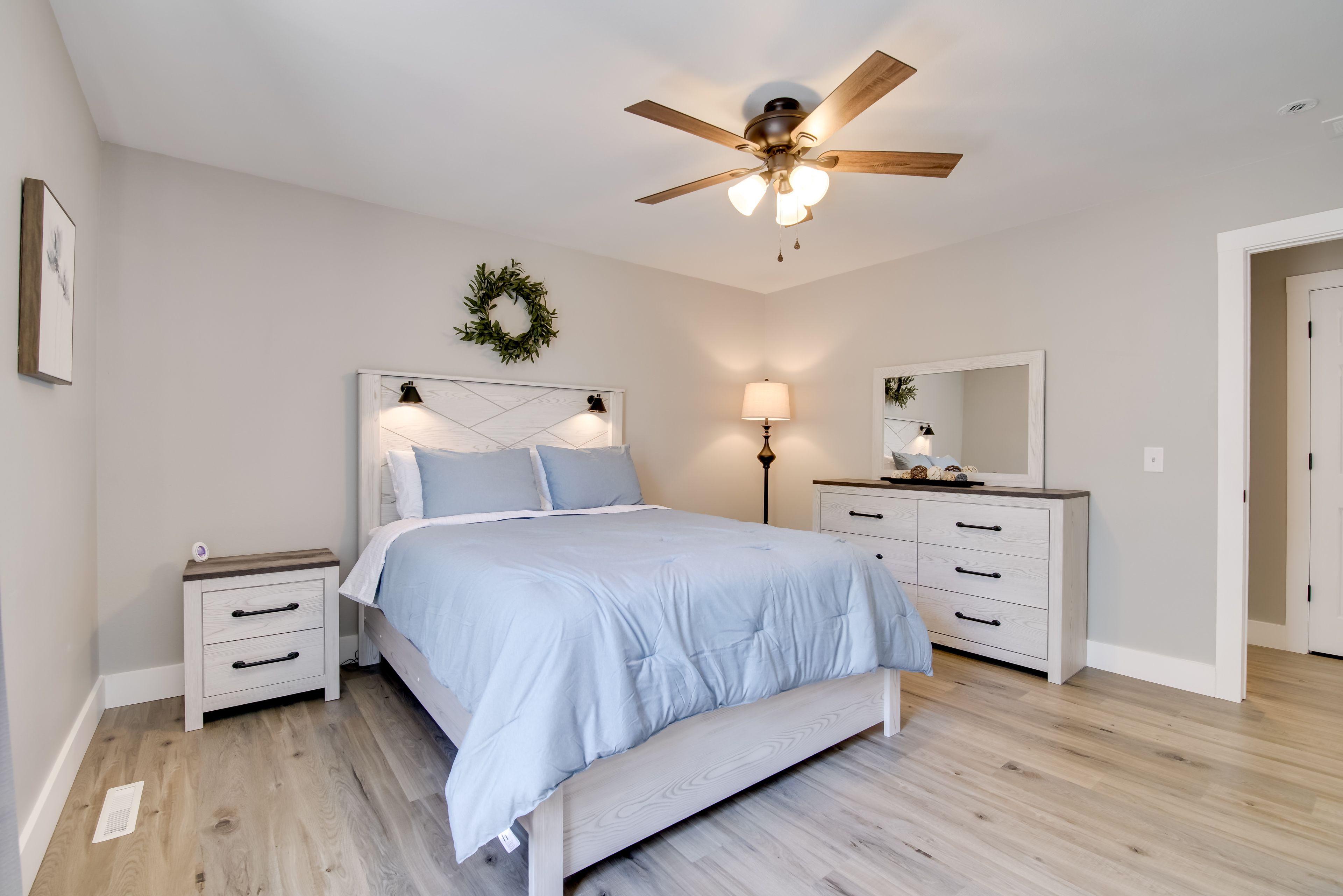 Bedroom 1 | Queen Bed | Linens & Towels | Smart TV