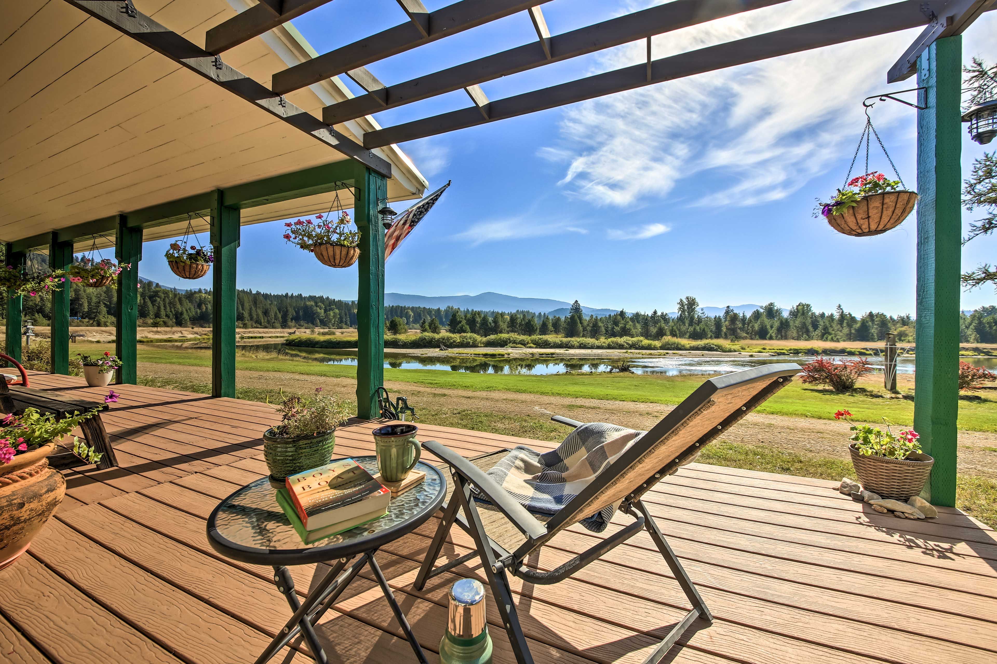 Wraparound Porch | Priest Lake Views