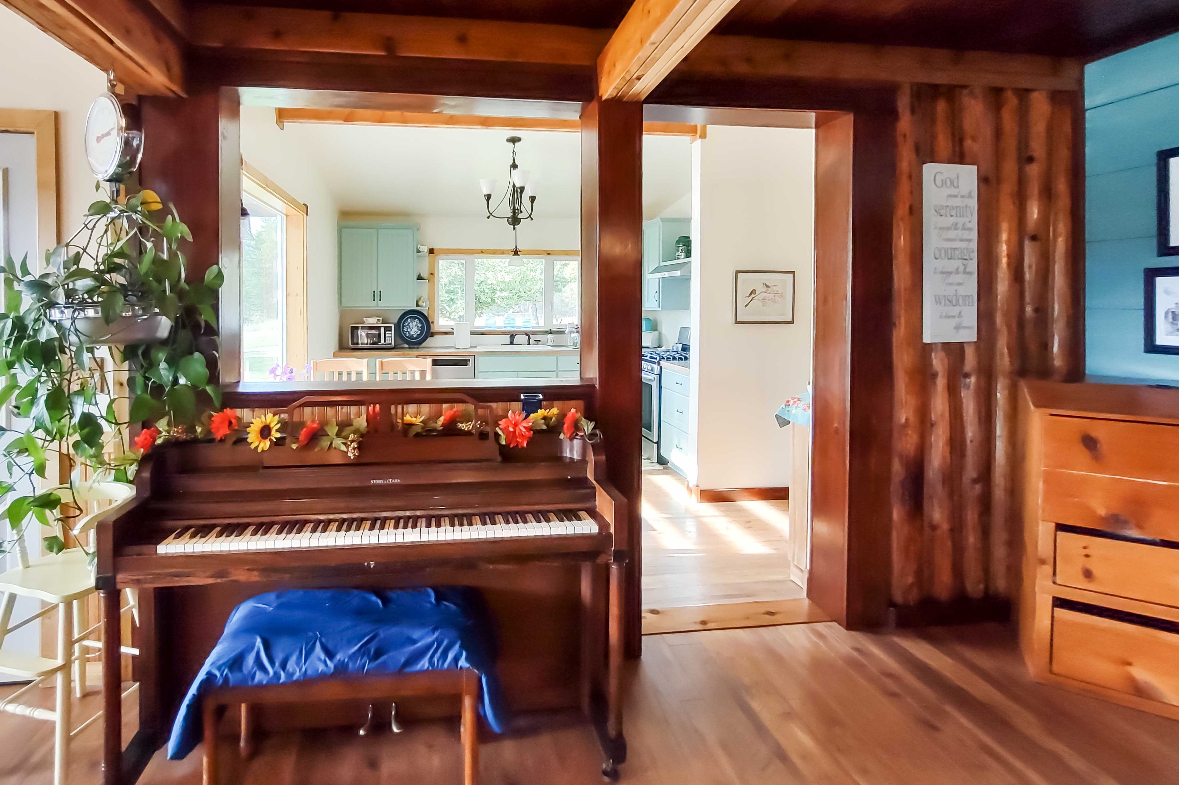 Living Room | Piano