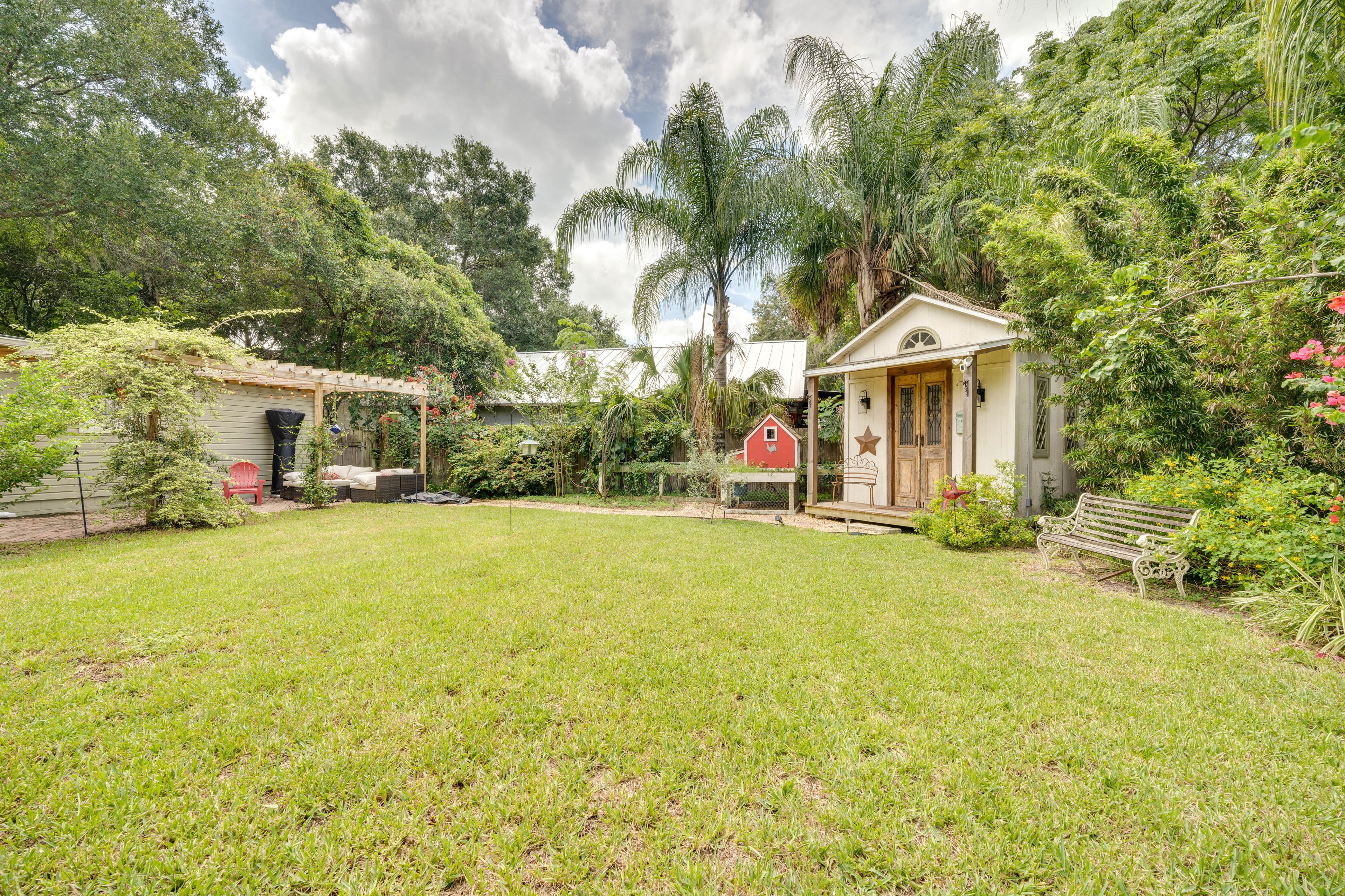 Shared Backyard | Grill | No Shed Access