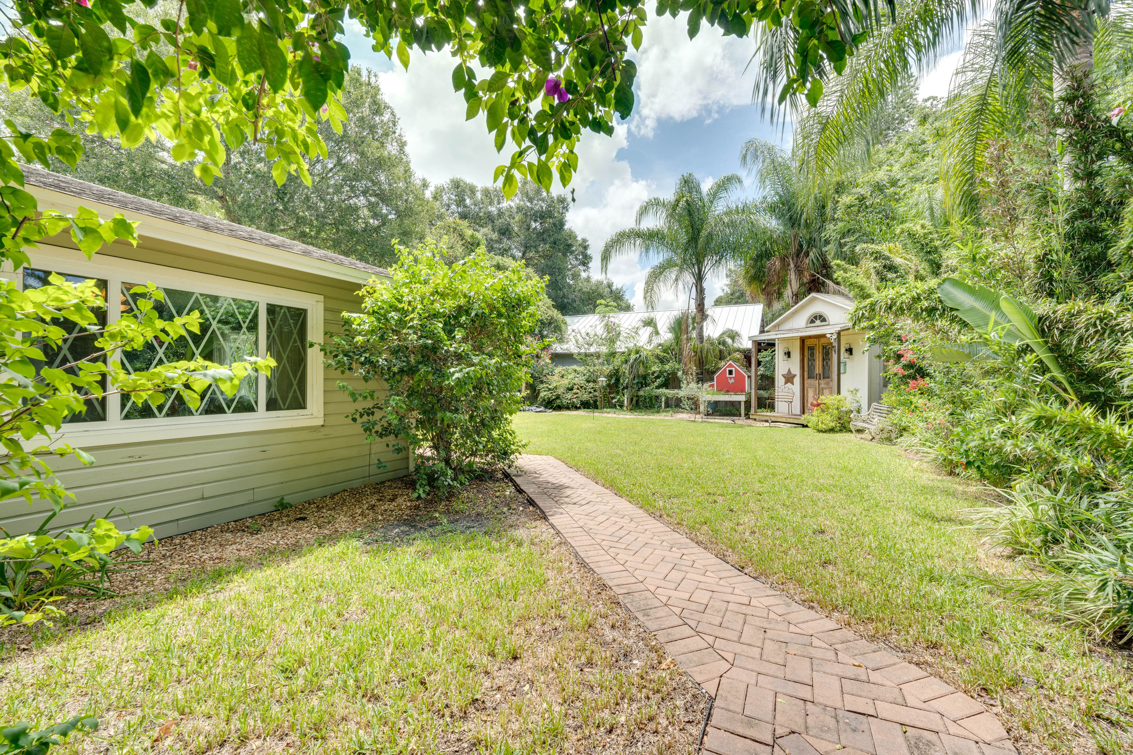 Shared Yard