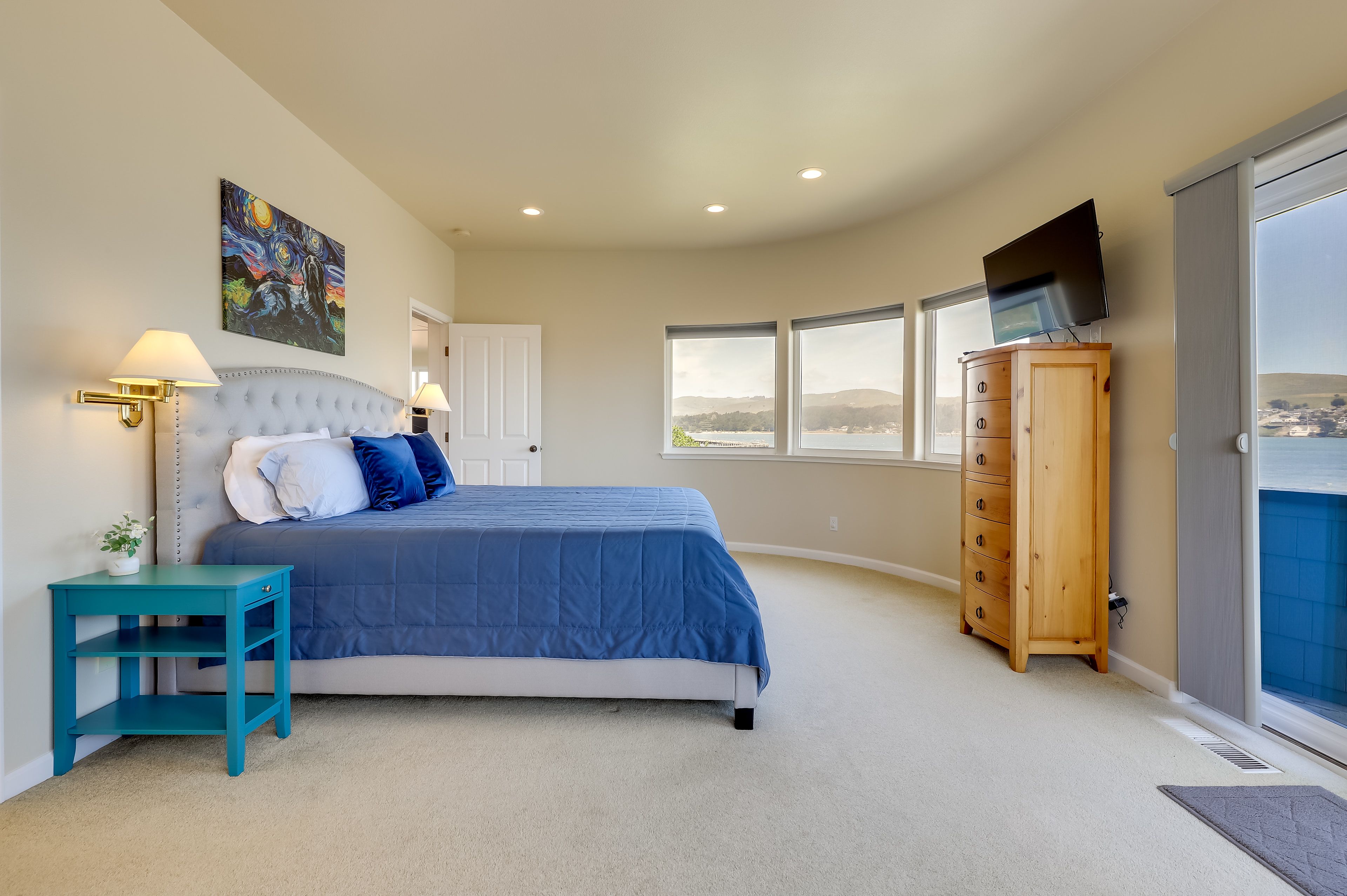 Bedroom 1 | King Bed | Smart TV