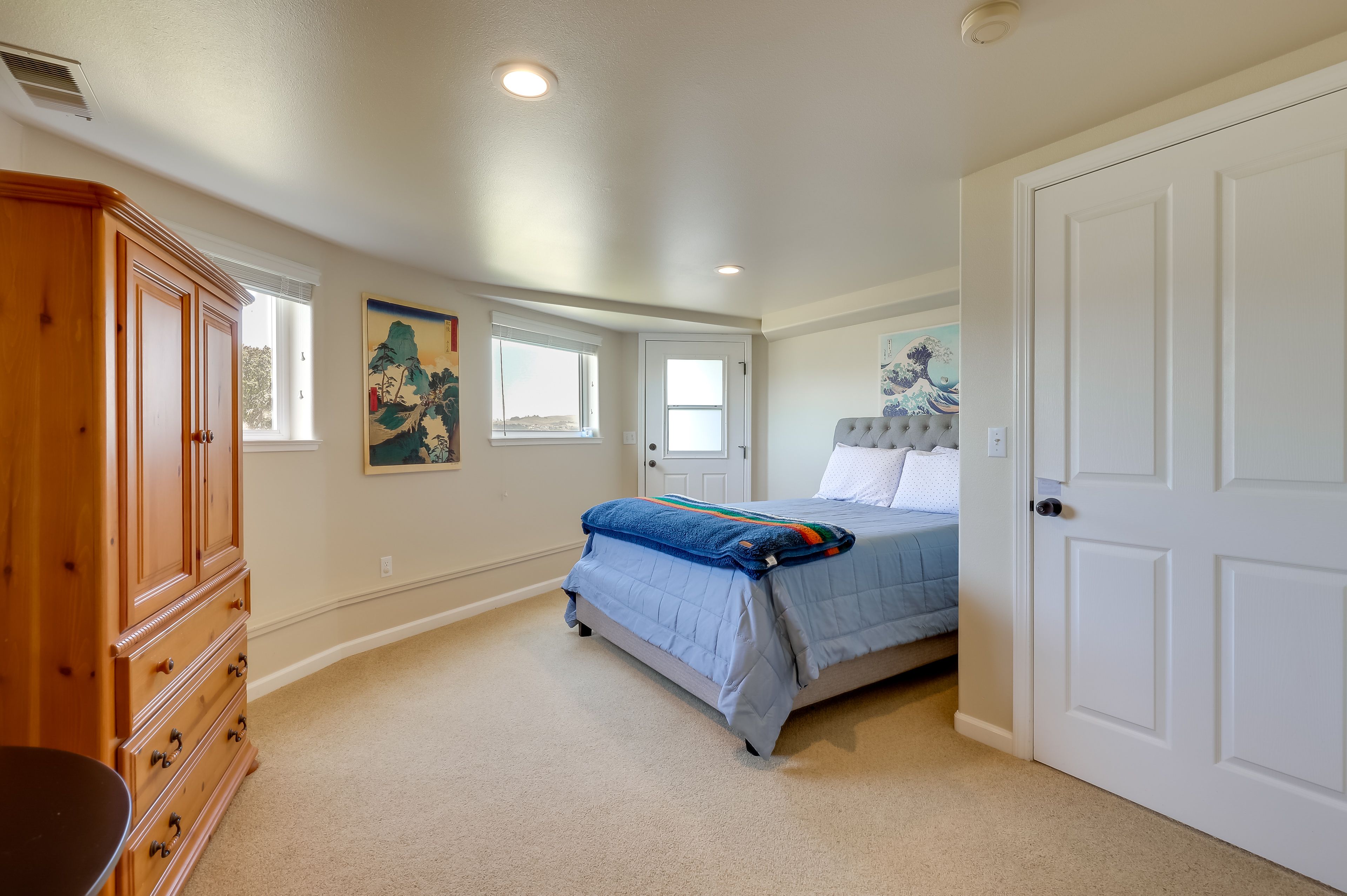 Bedroom 3 | Queen Bed | Smart TV