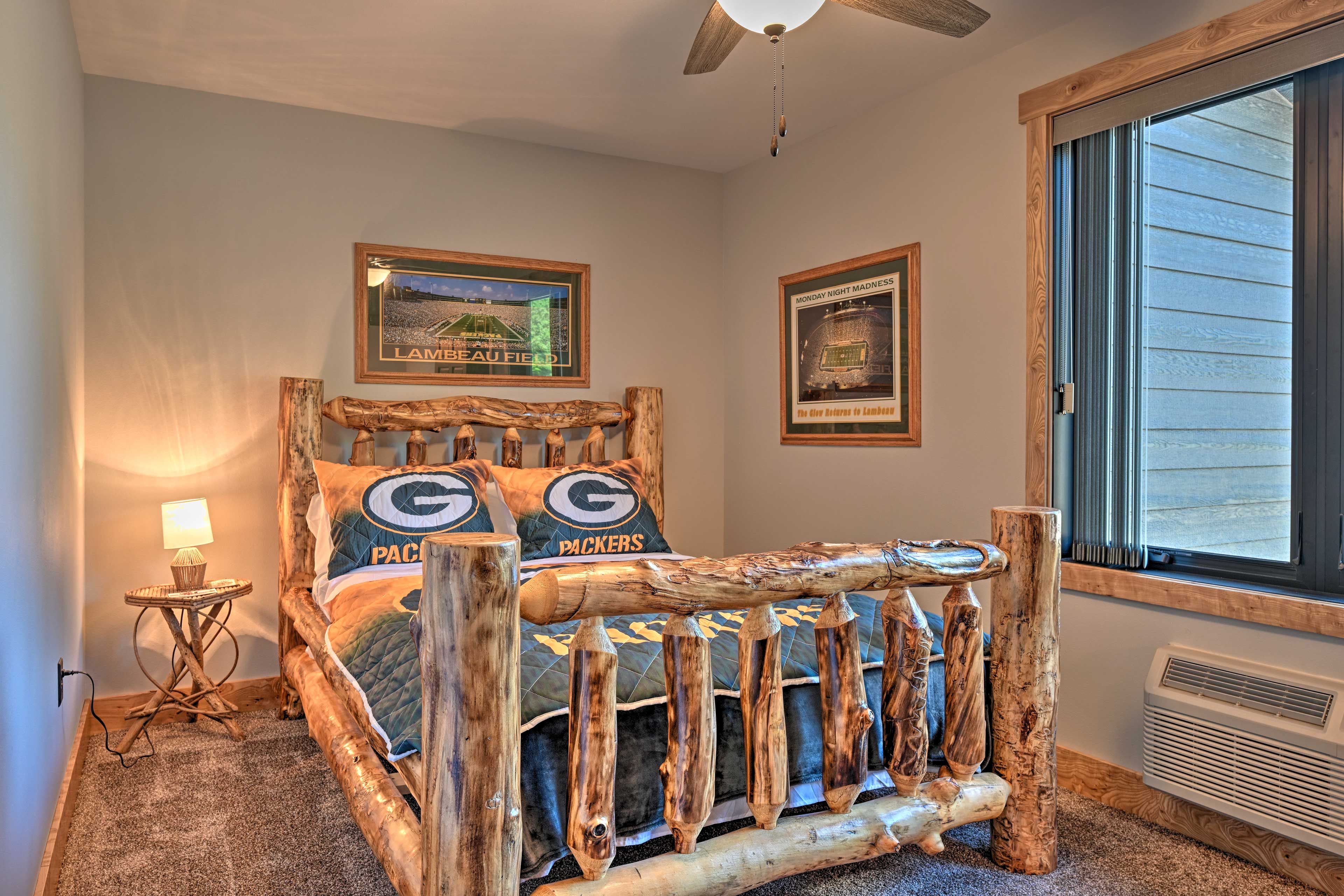 Bedroom 5 | Queen Bed