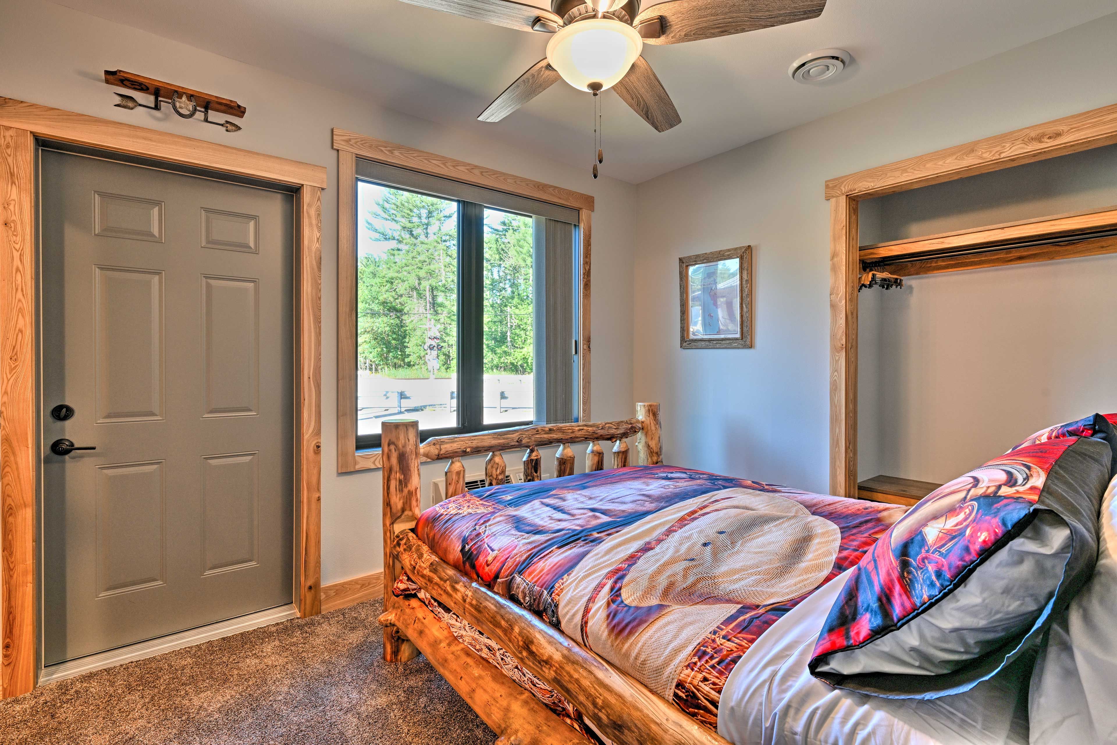 Bedroom 3 | Queen Bed