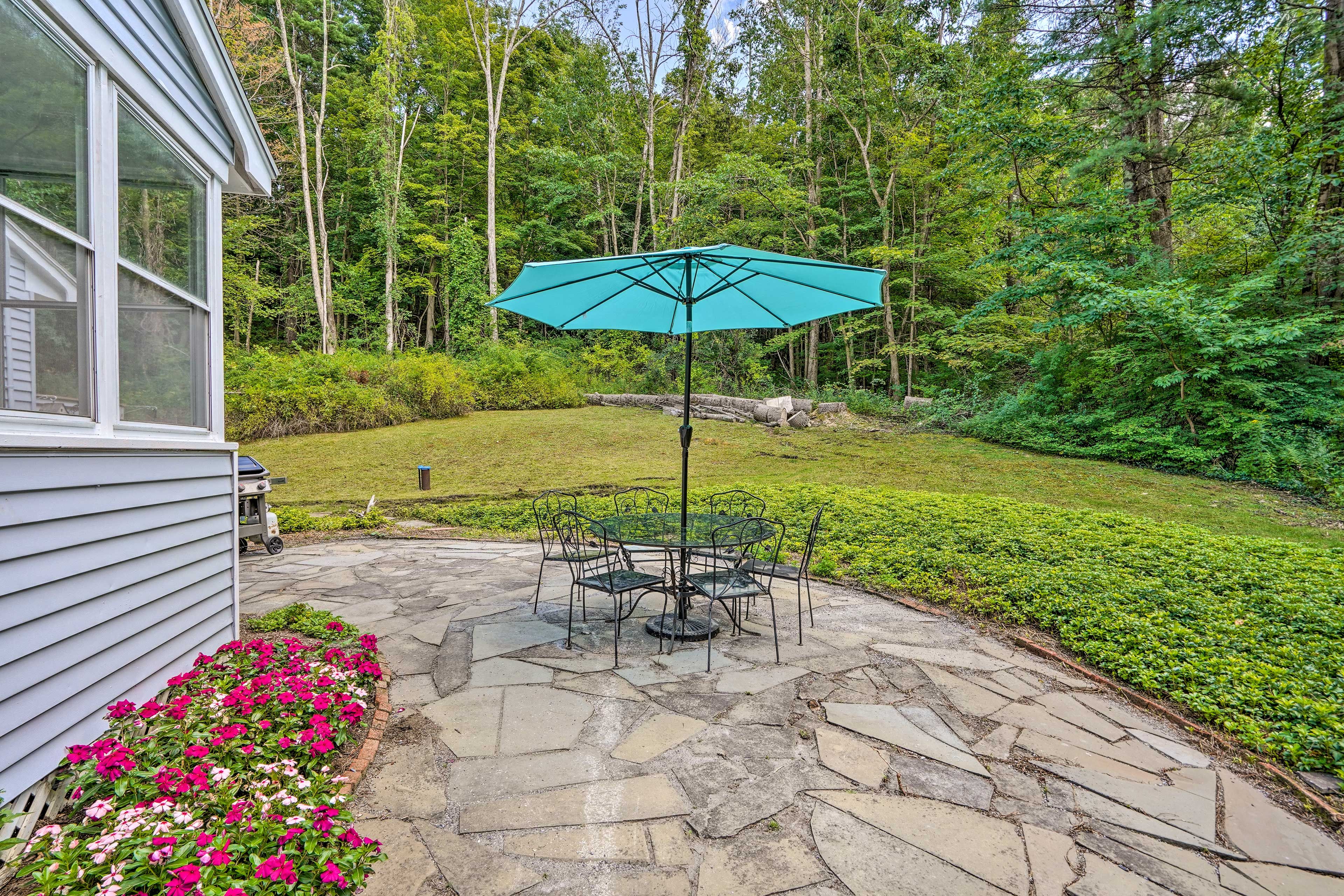 Private Patio | Gas Grill | 2 Exterior Security Cameras