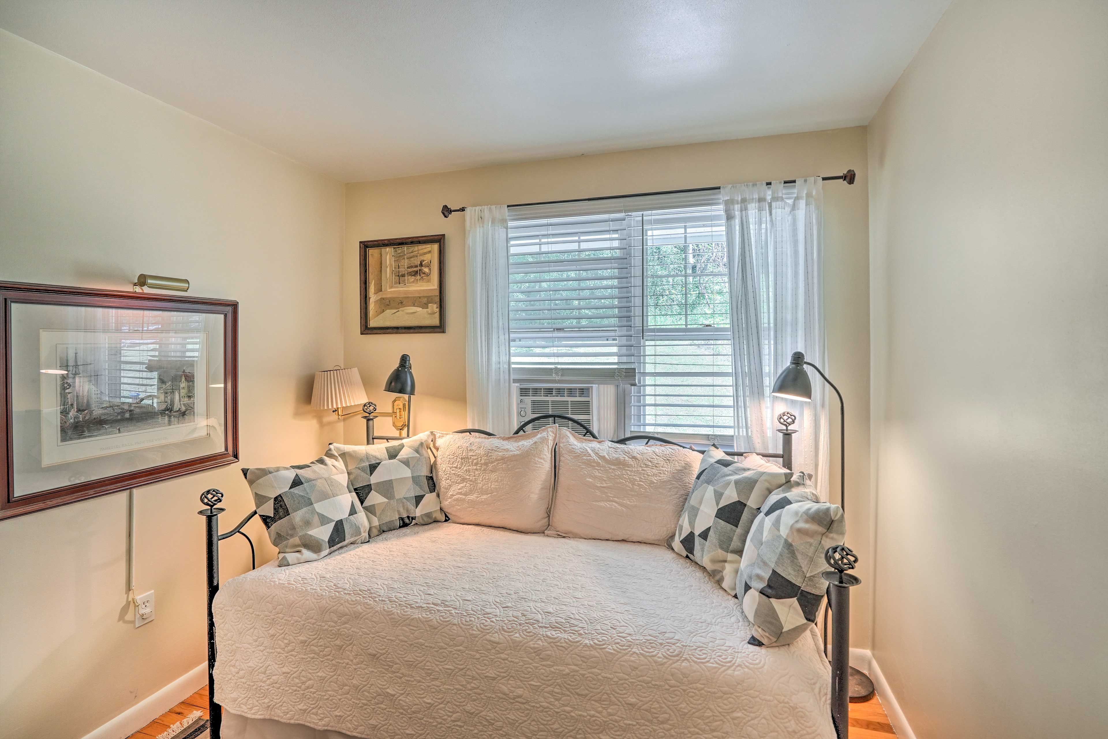 Bedroom 3 | Twin Bed w/ Twin Trundle Bed