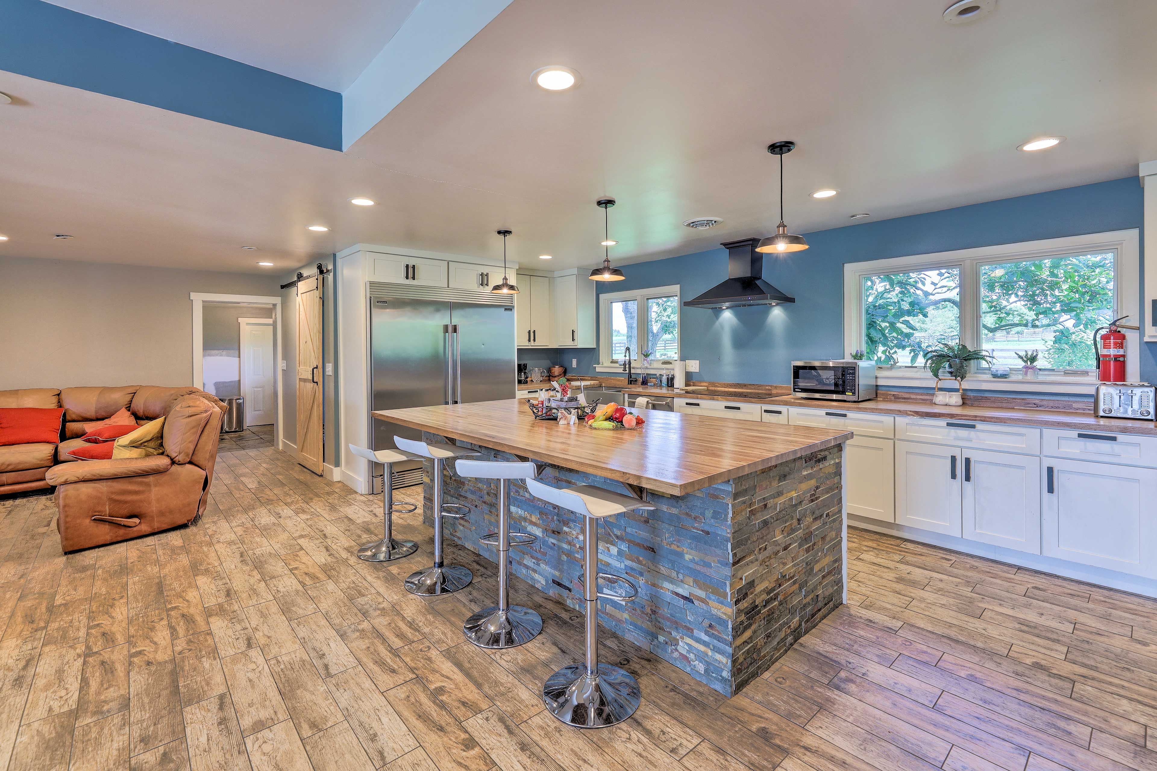 Kitchen | Main Level | Toaster | Spices