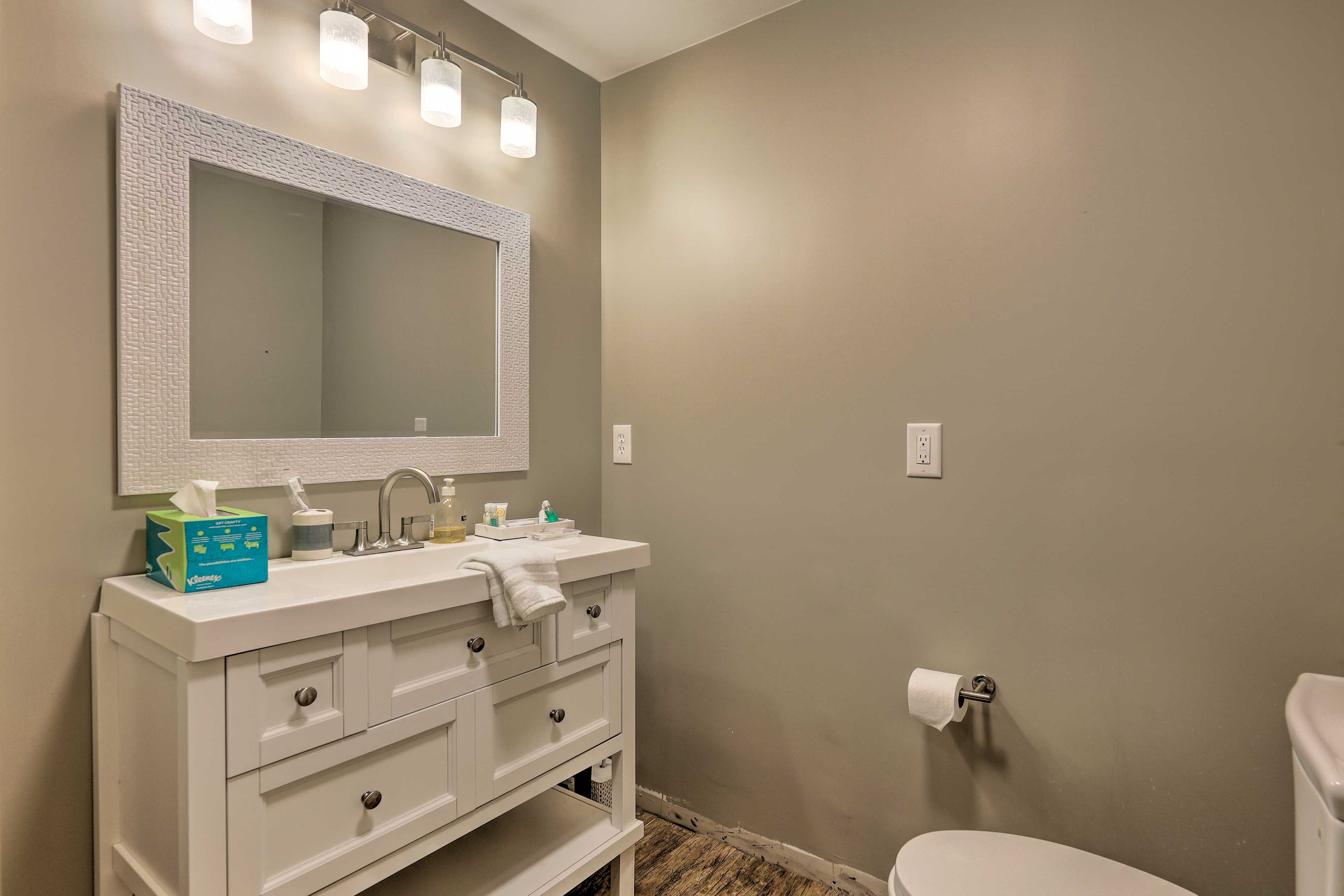 Full Bathroom | Main Level