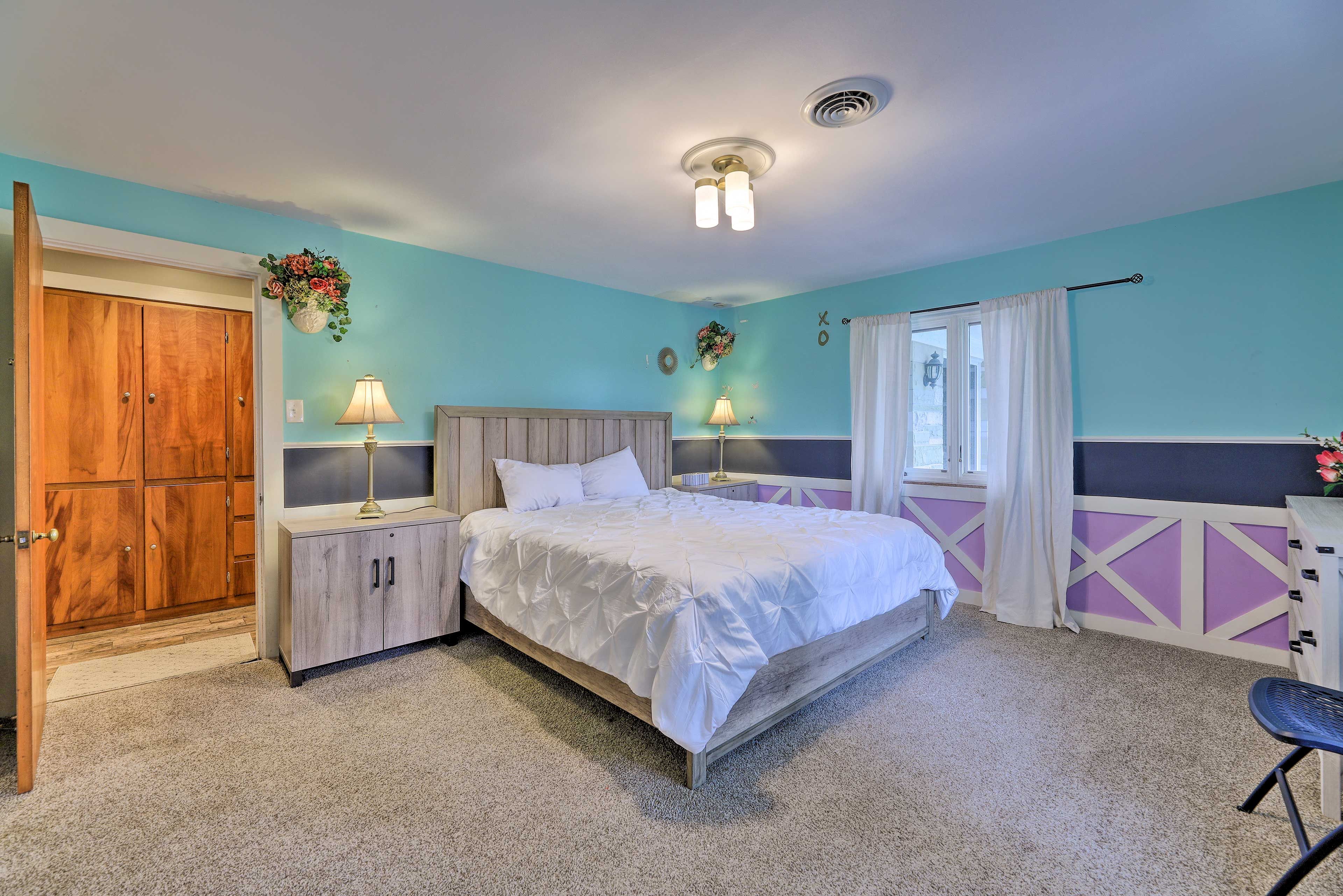 Bedroom 4 | Main Level | Queen Bed